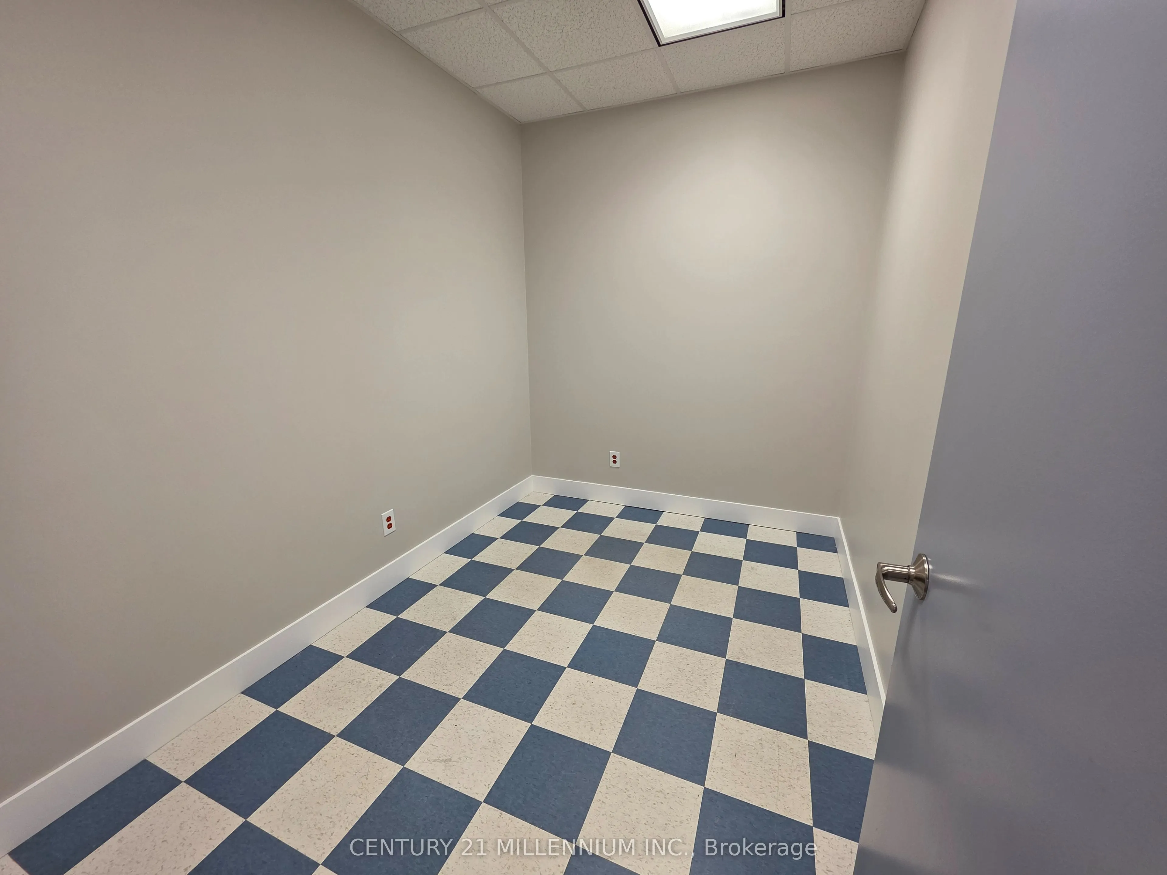 2250 Bovaird Drive E, #212