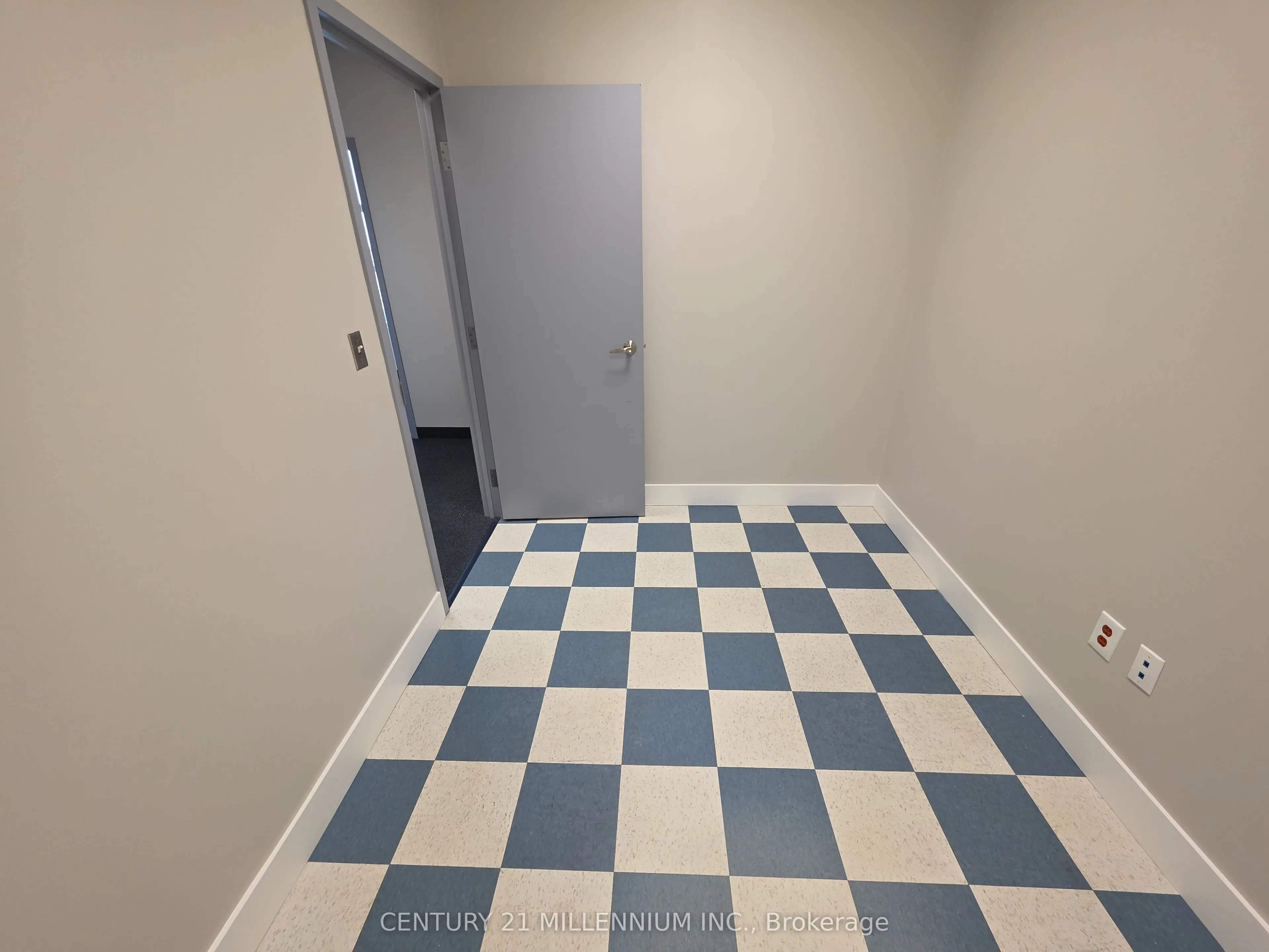 2250 Bovaird Drive E, #212