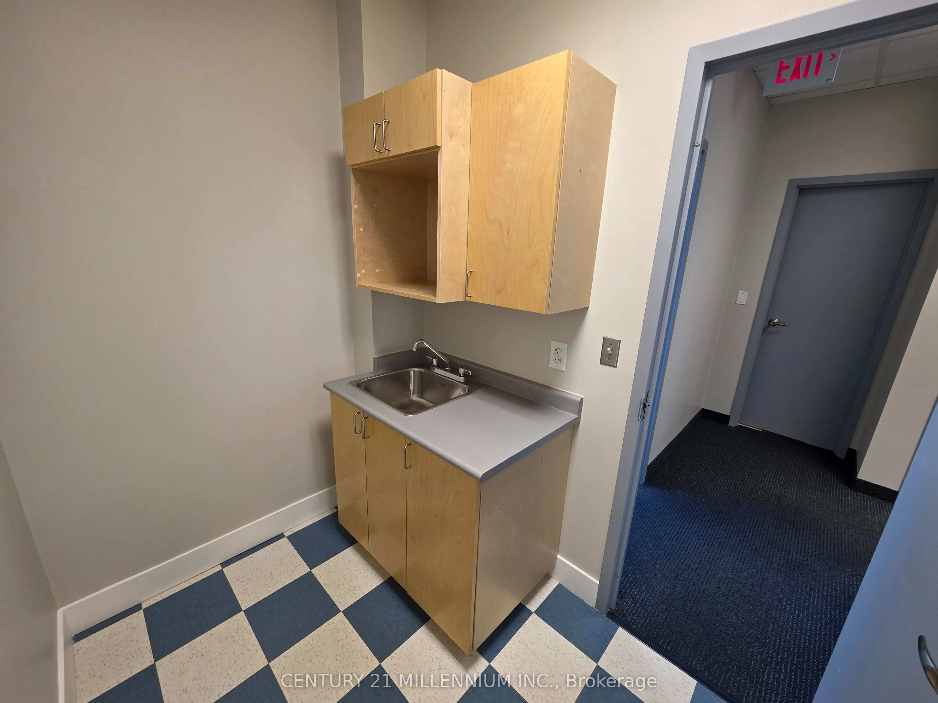 2250 Bovaird Drive E, #212