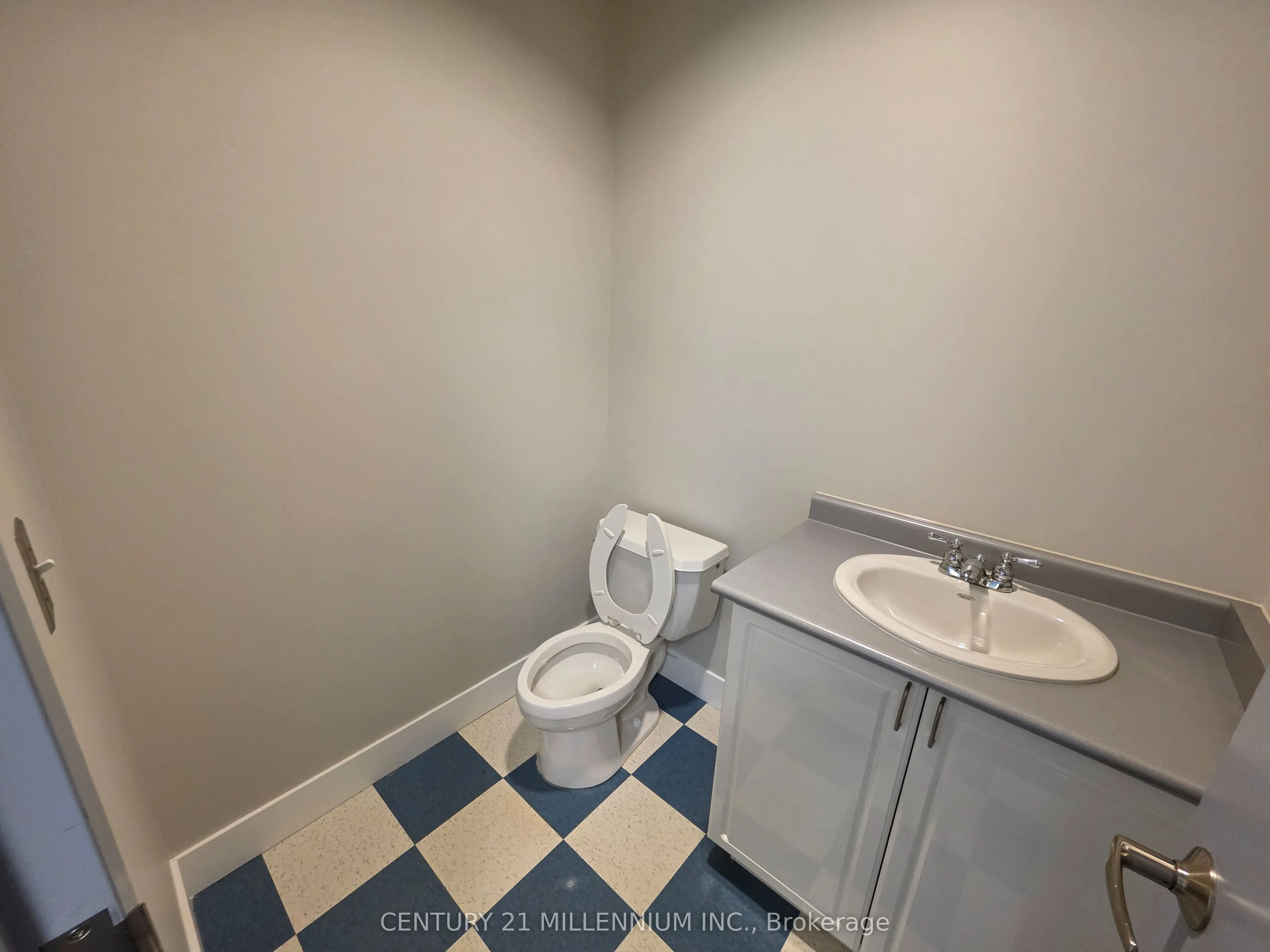 2250 Bovaird Drive E, #212