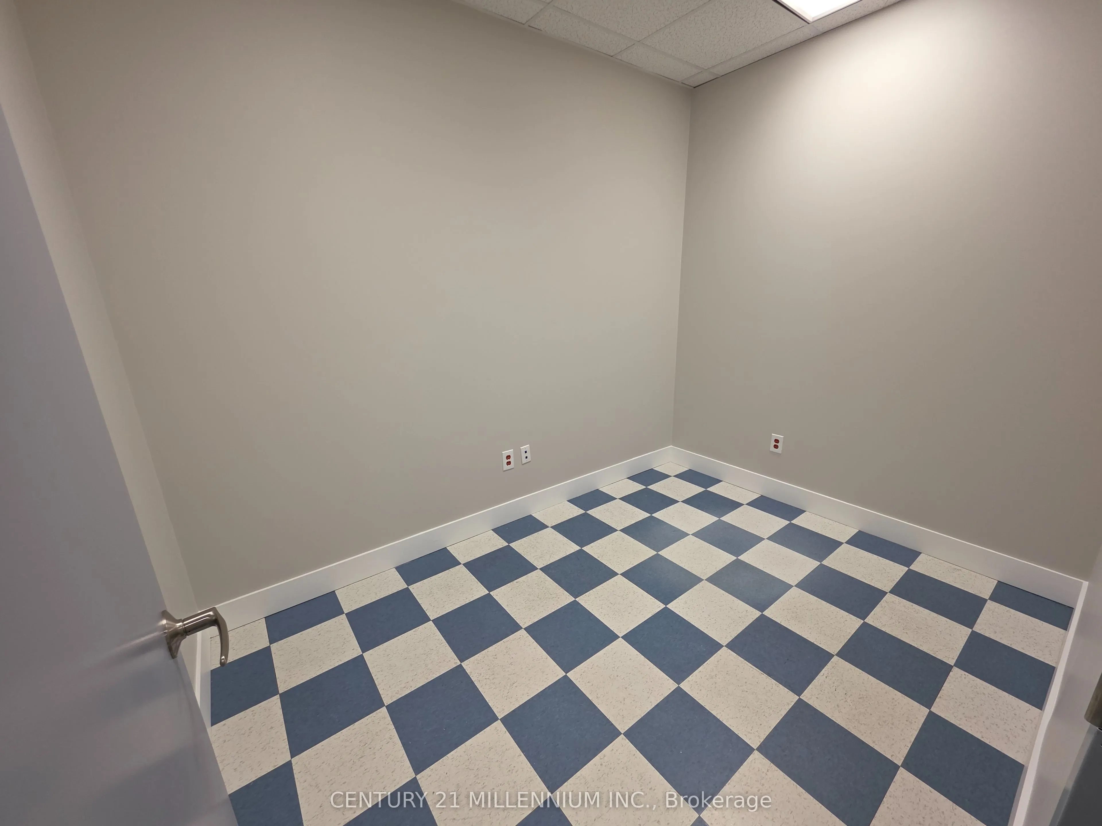 2250 Bovaird Drive E, #212