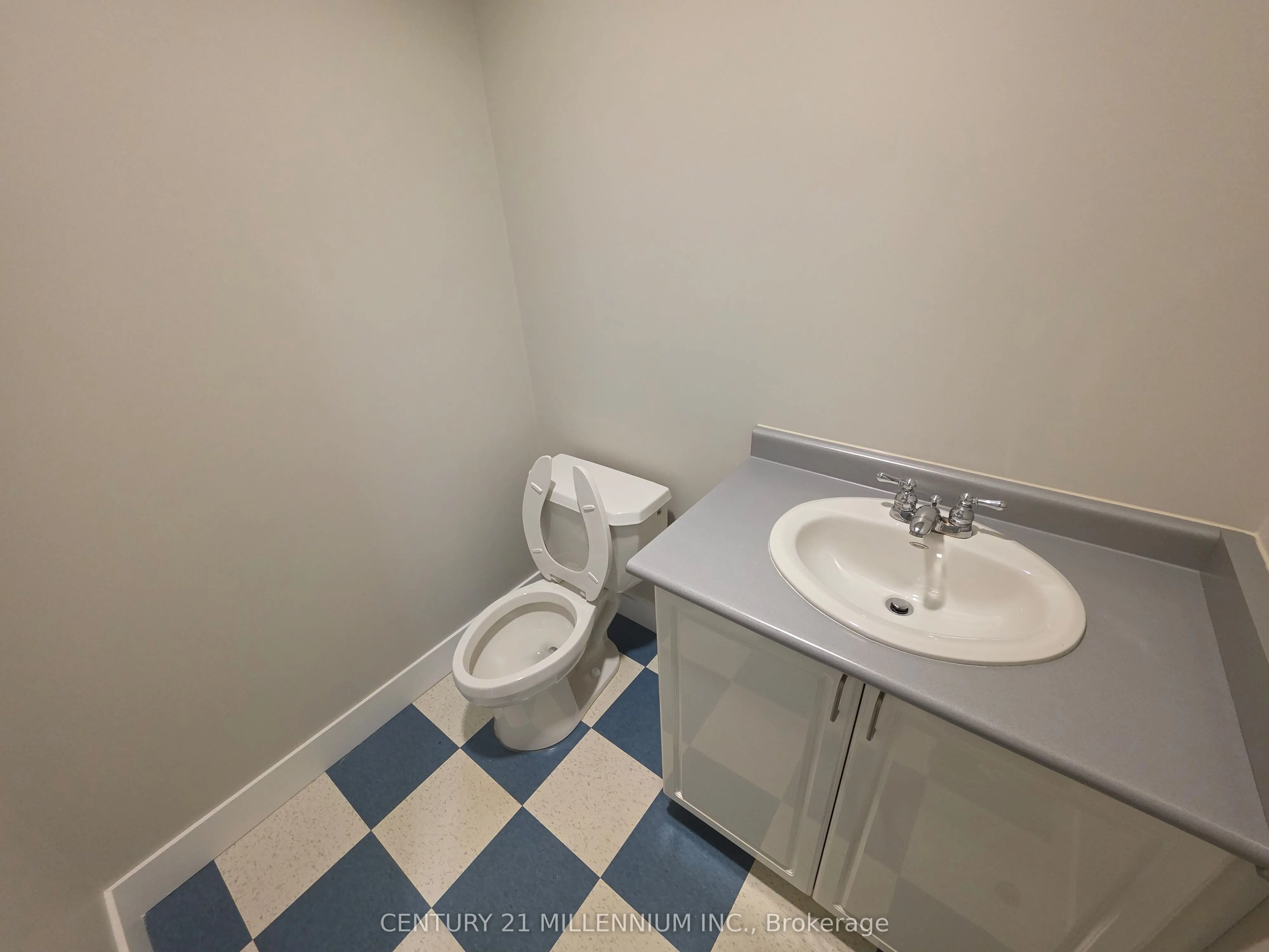 2250 Bovaird Drive E, #212
