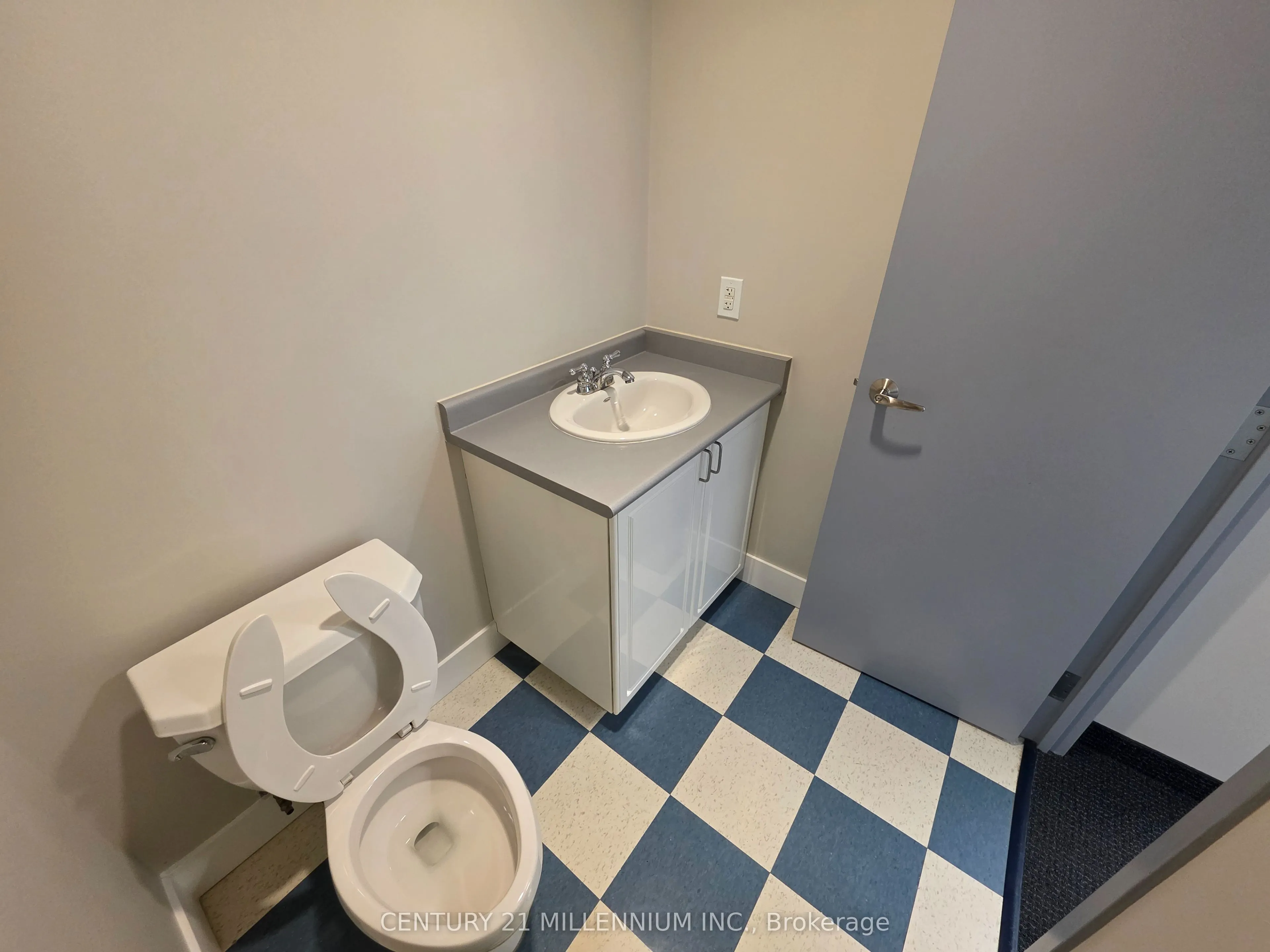 2250 Bovaird Drive E, #212