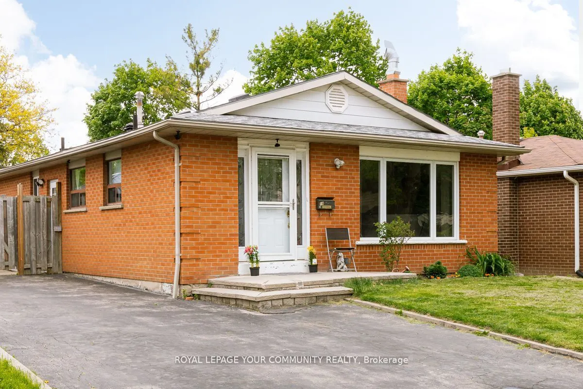 16 Midhurst Drive