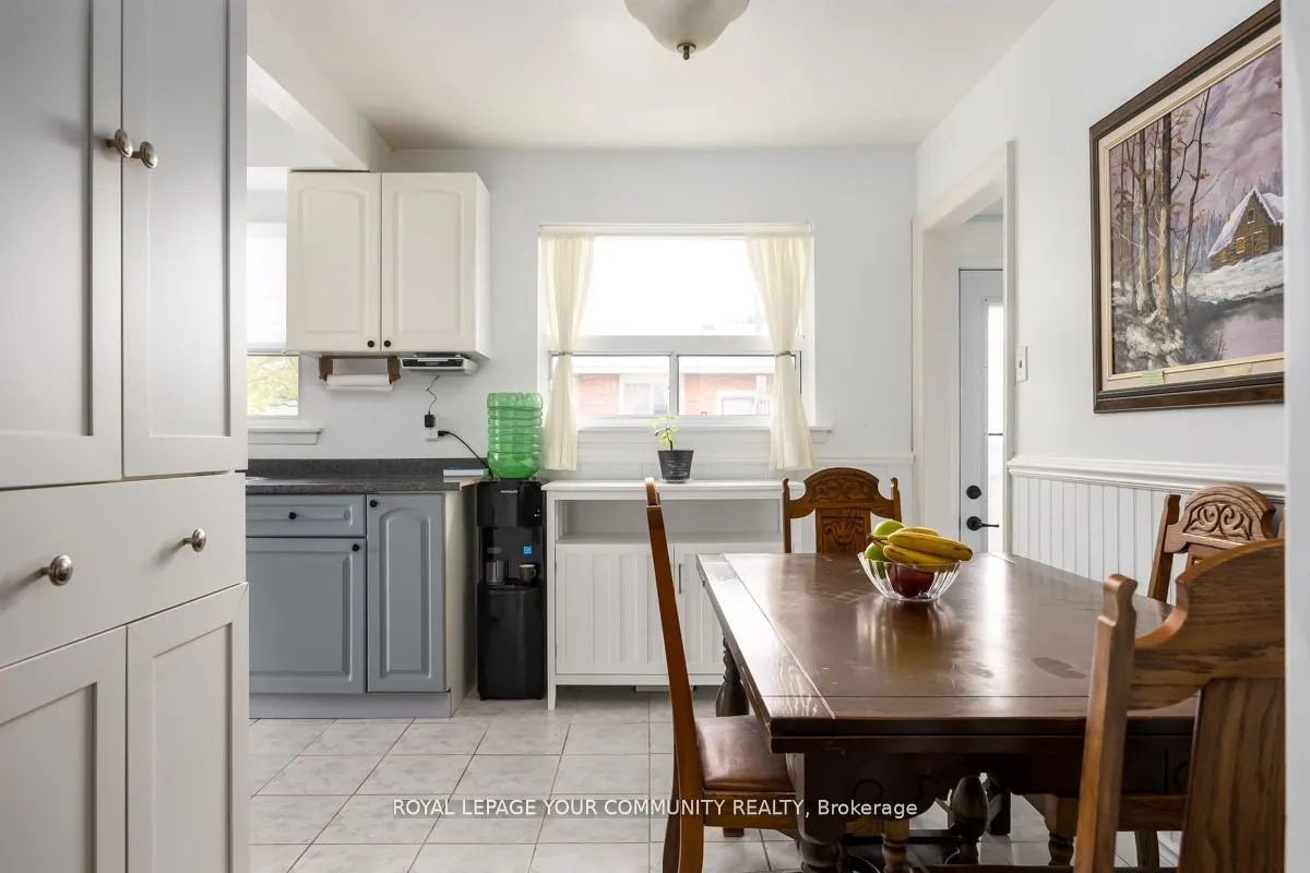 16 Midhurst Drive