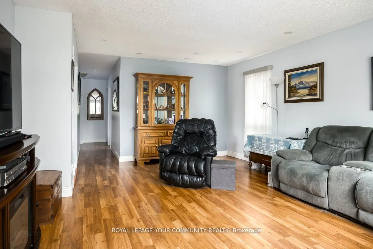 16 Midhurst Drive