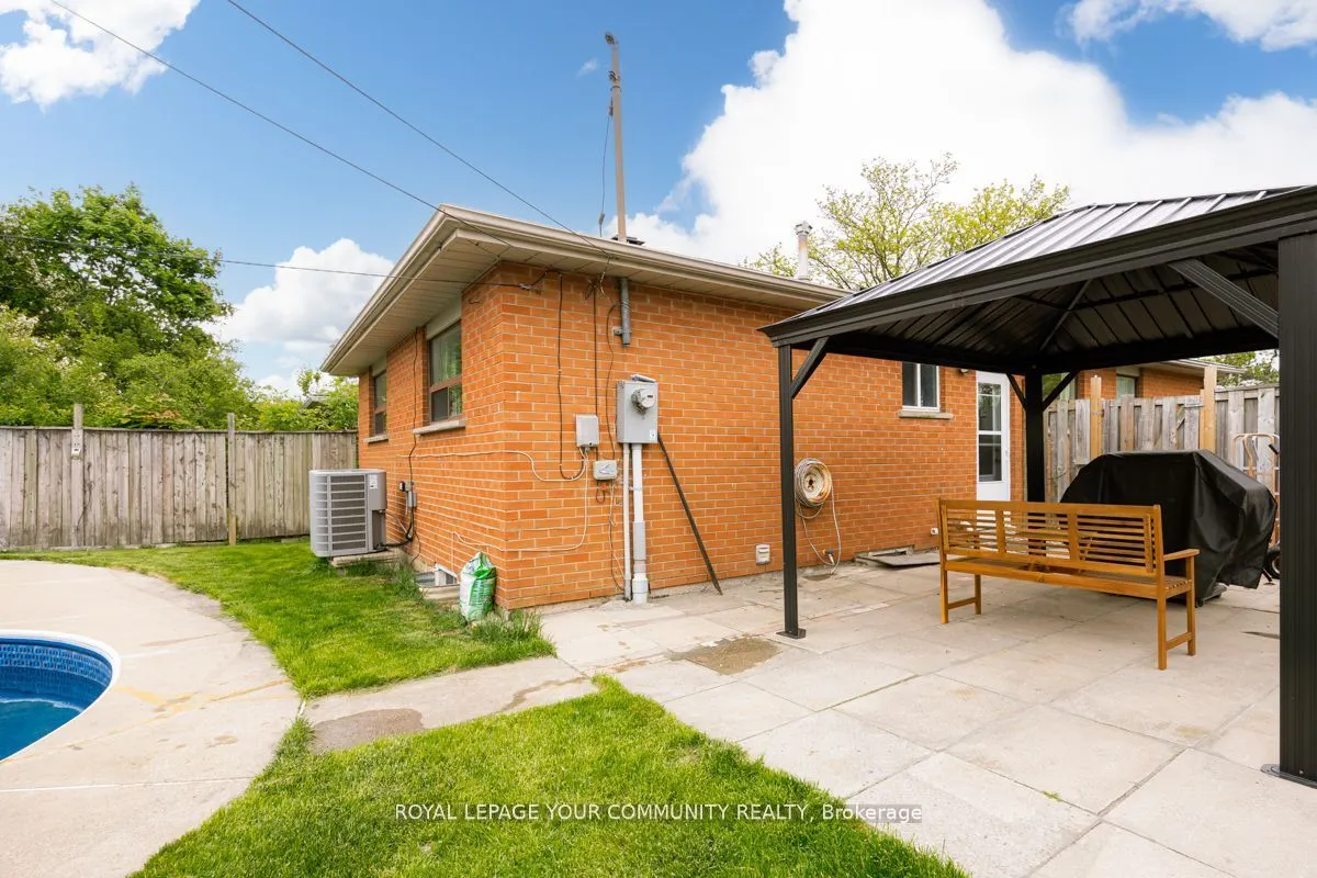 16 Midhurst Drive