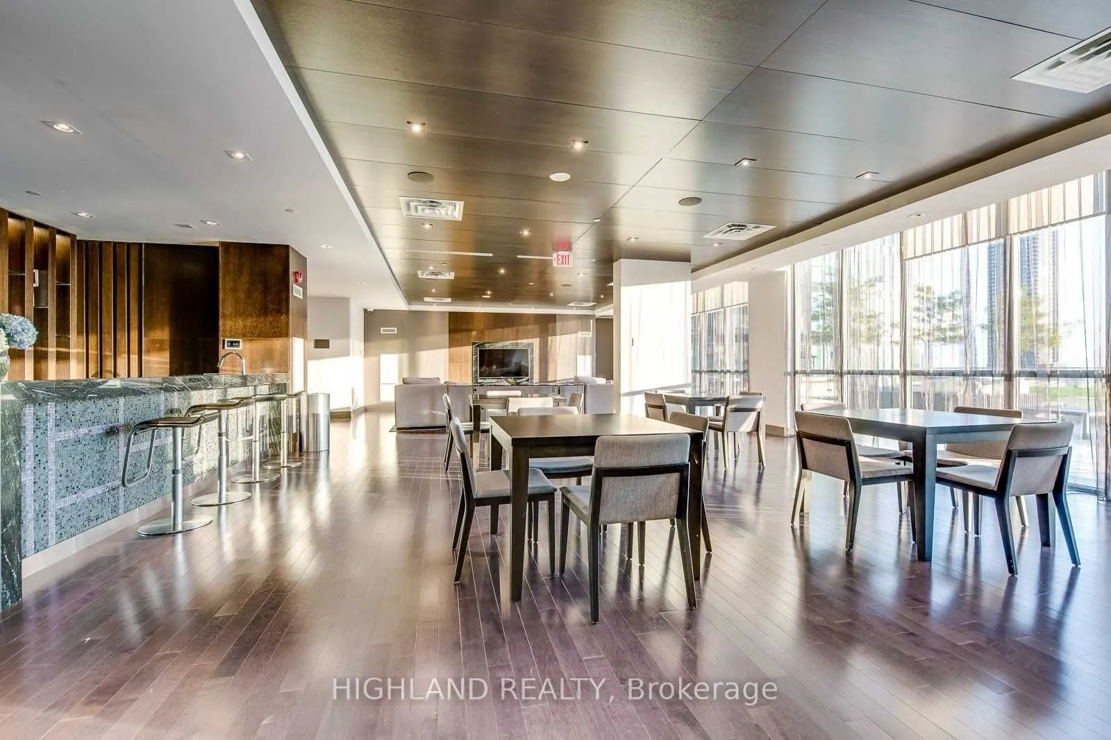 510 Curran Place, #2001