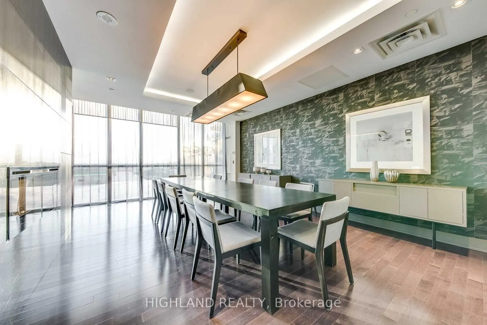 510 Curran Place, #2001