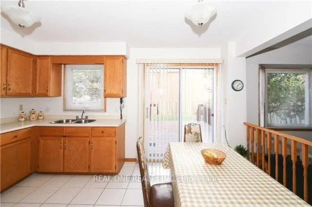 3307 Pilcom Crescent
