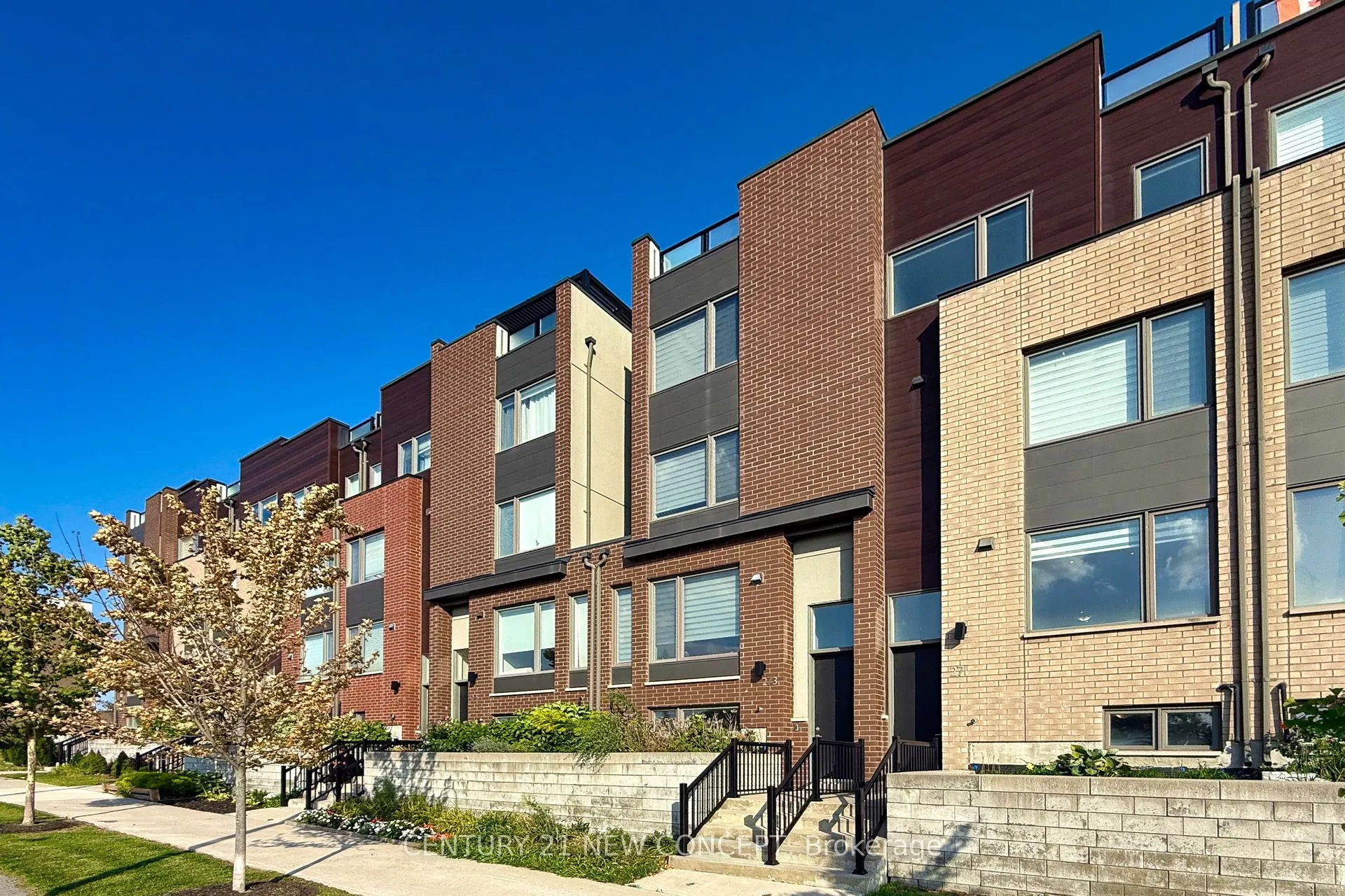 271 Downsview Park Boulevard