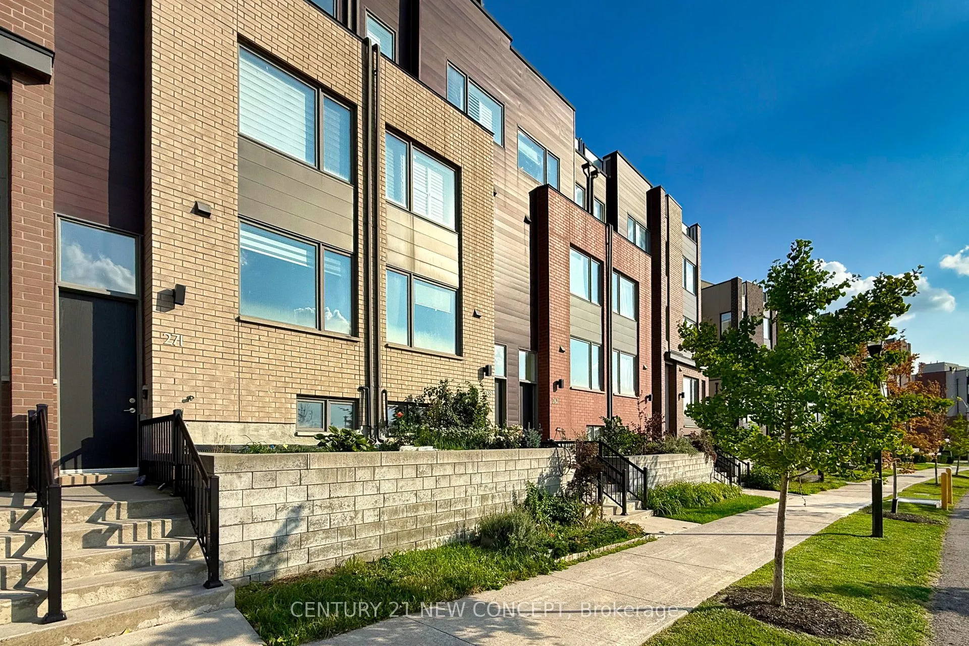 271 Downsview Park Boulevard