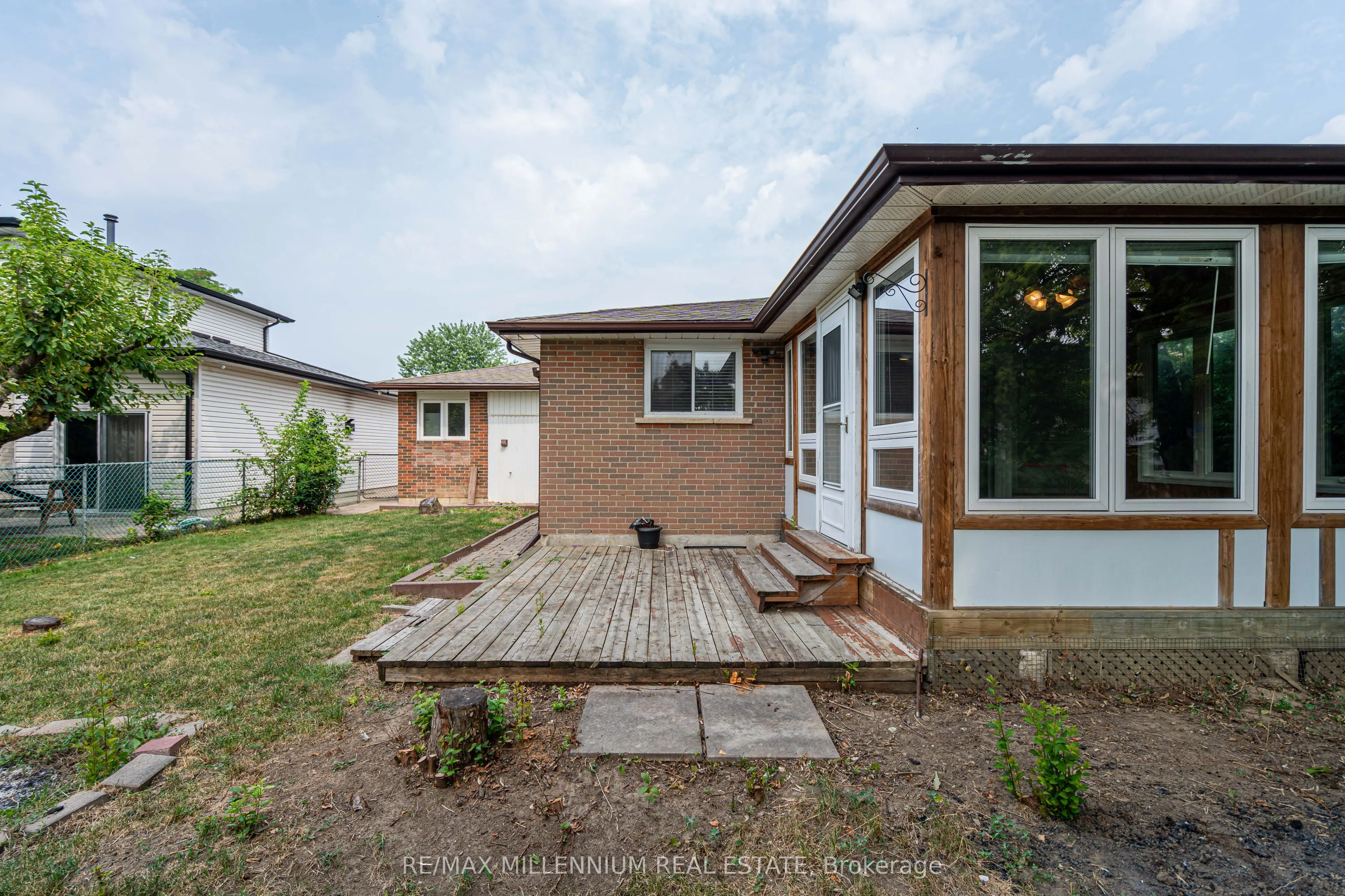 120 Madoc Drive