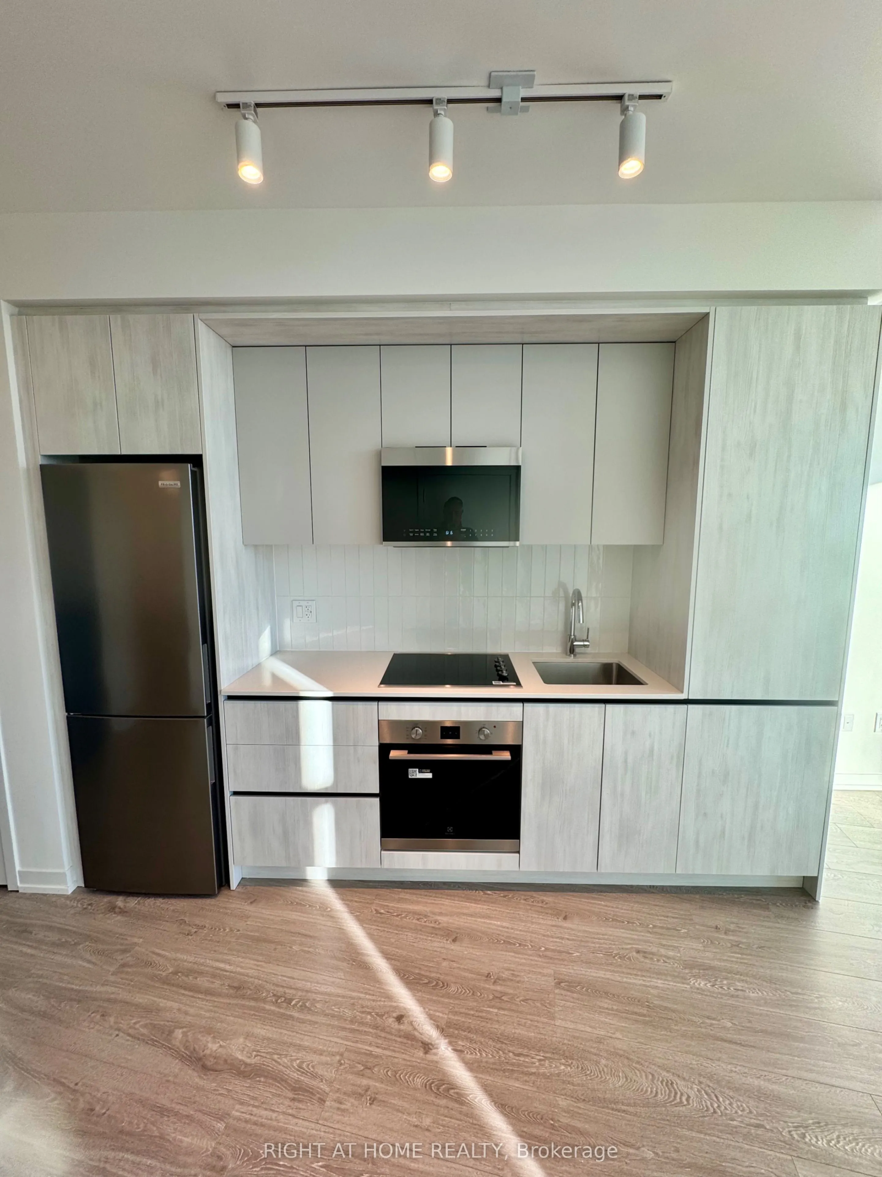 2485 Eglinton Ave W Avenue, #1521