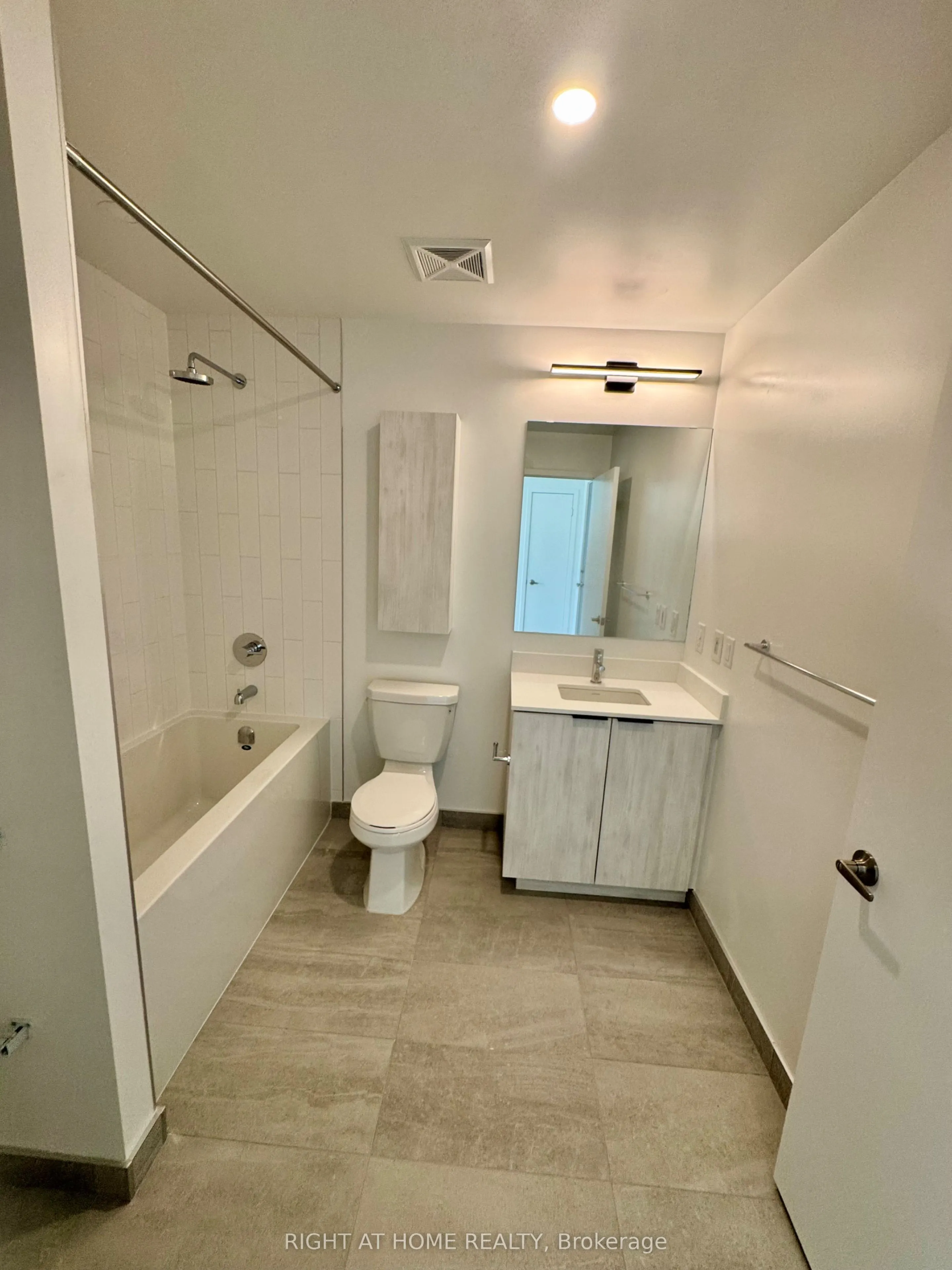 2485 Eglinton Ave W Avenue, #1521