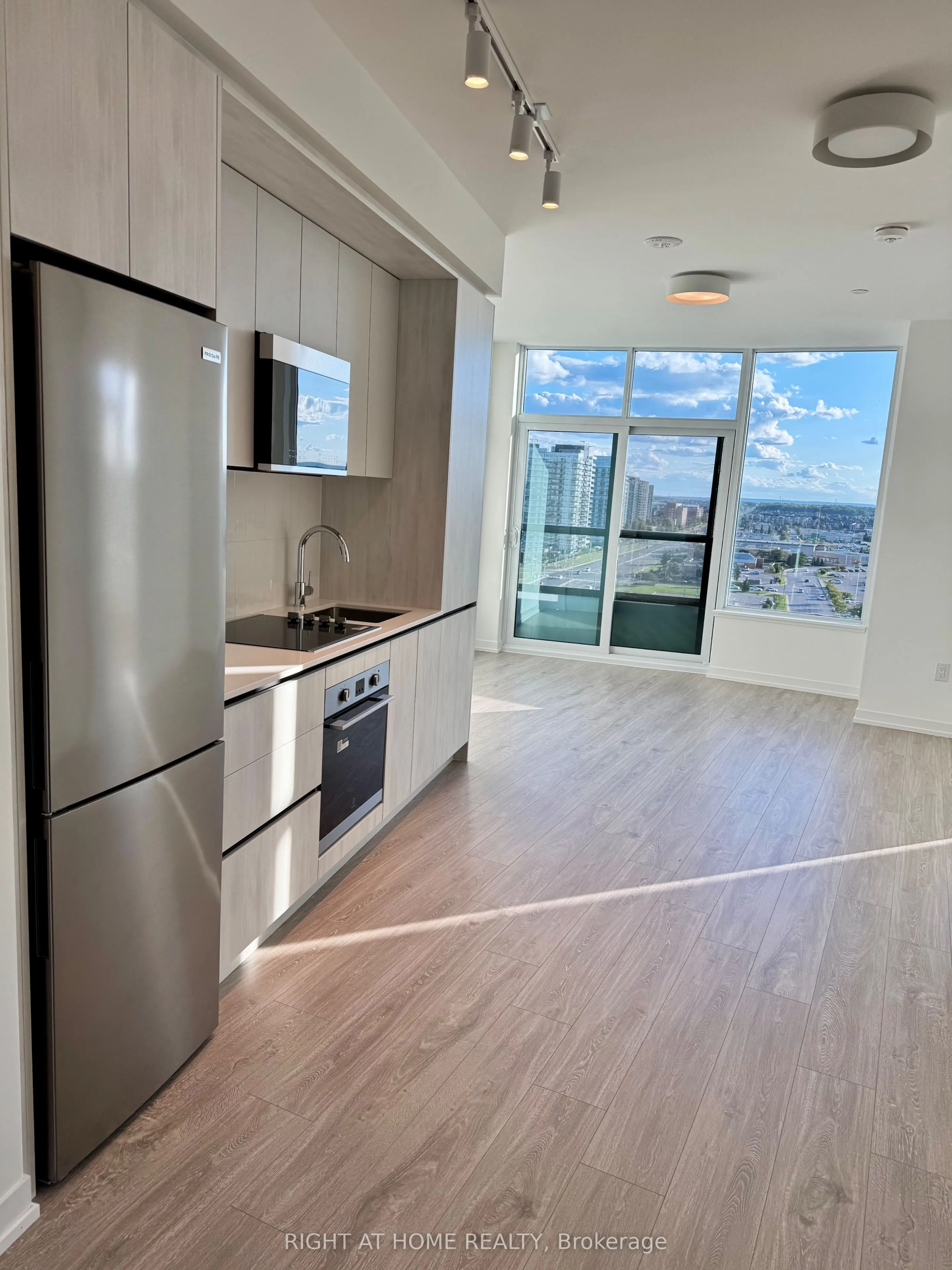 2485 Eglinton Ave W Avenue, #1521