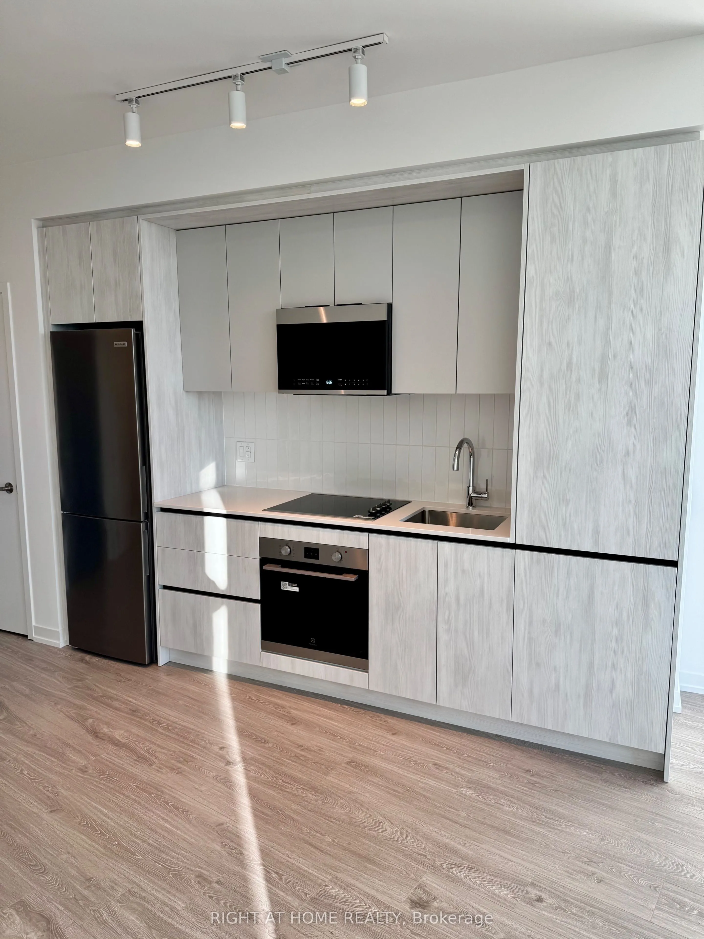 2485 Eglinton Ave W Avenue, #1521