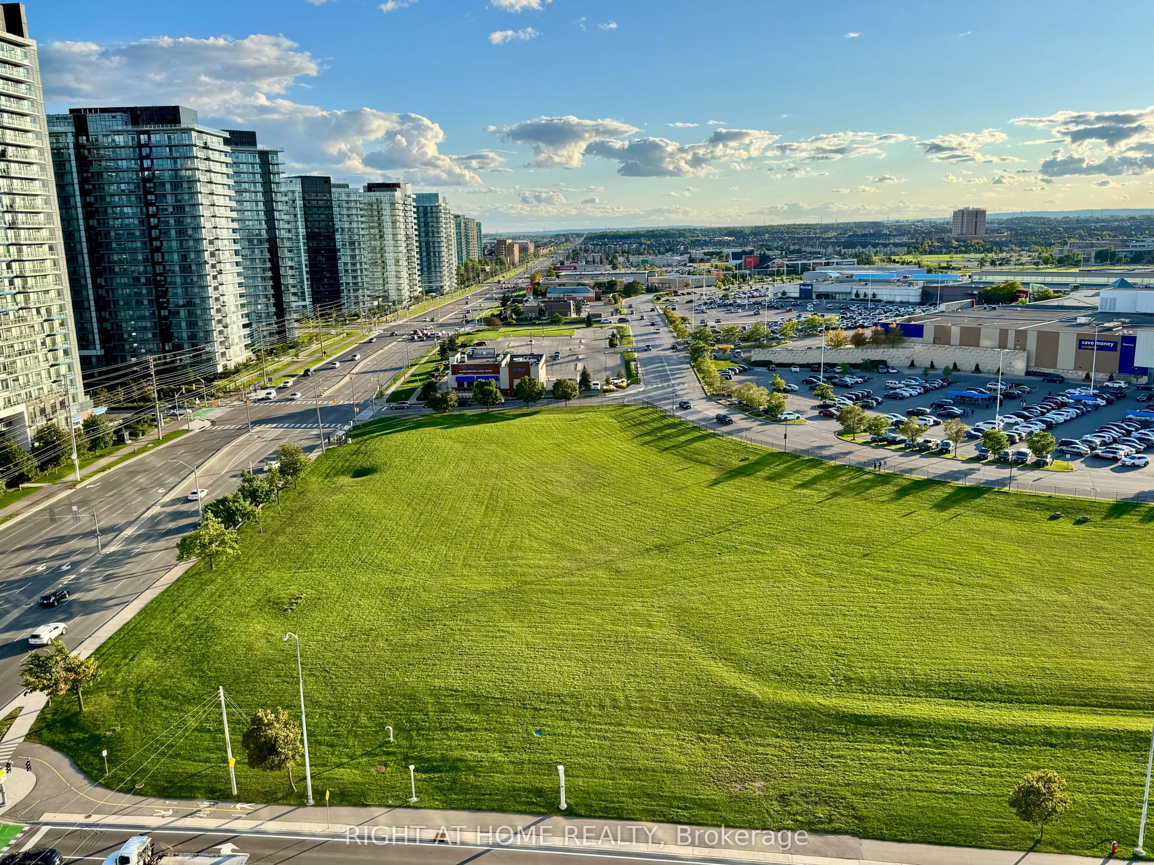2485 Eglinton Ave W Avenue, #1521