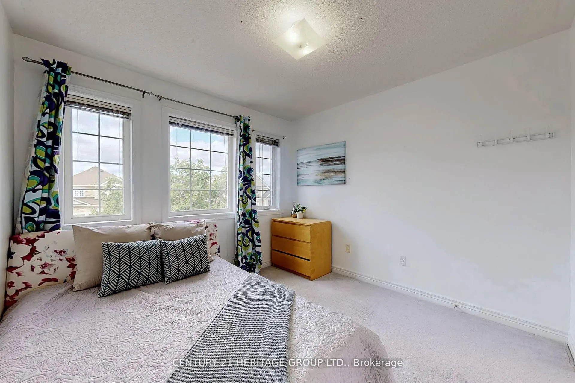 4 Sunnyvale Gate
