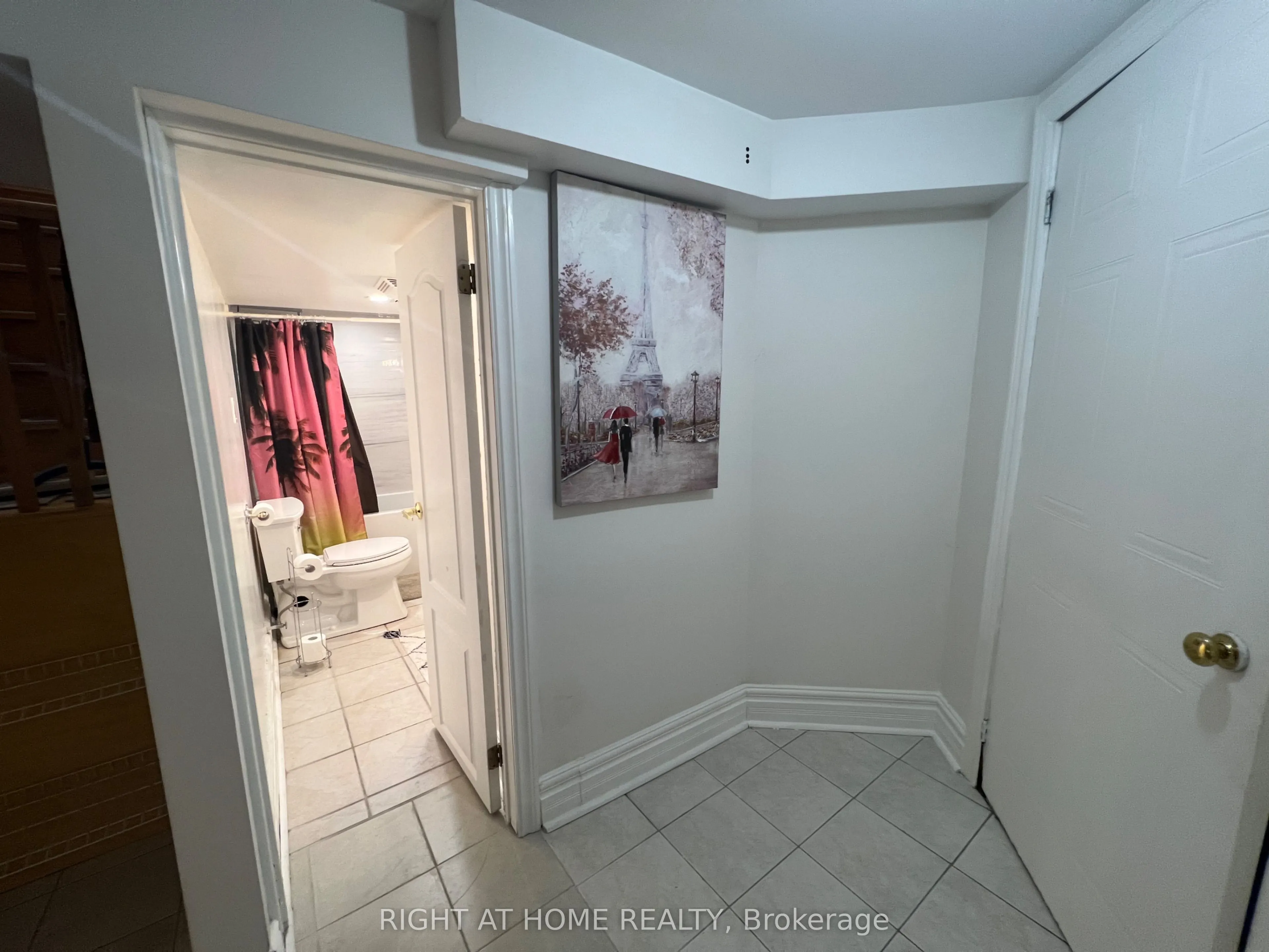 289 Laurentian Avenue S, #Room#B