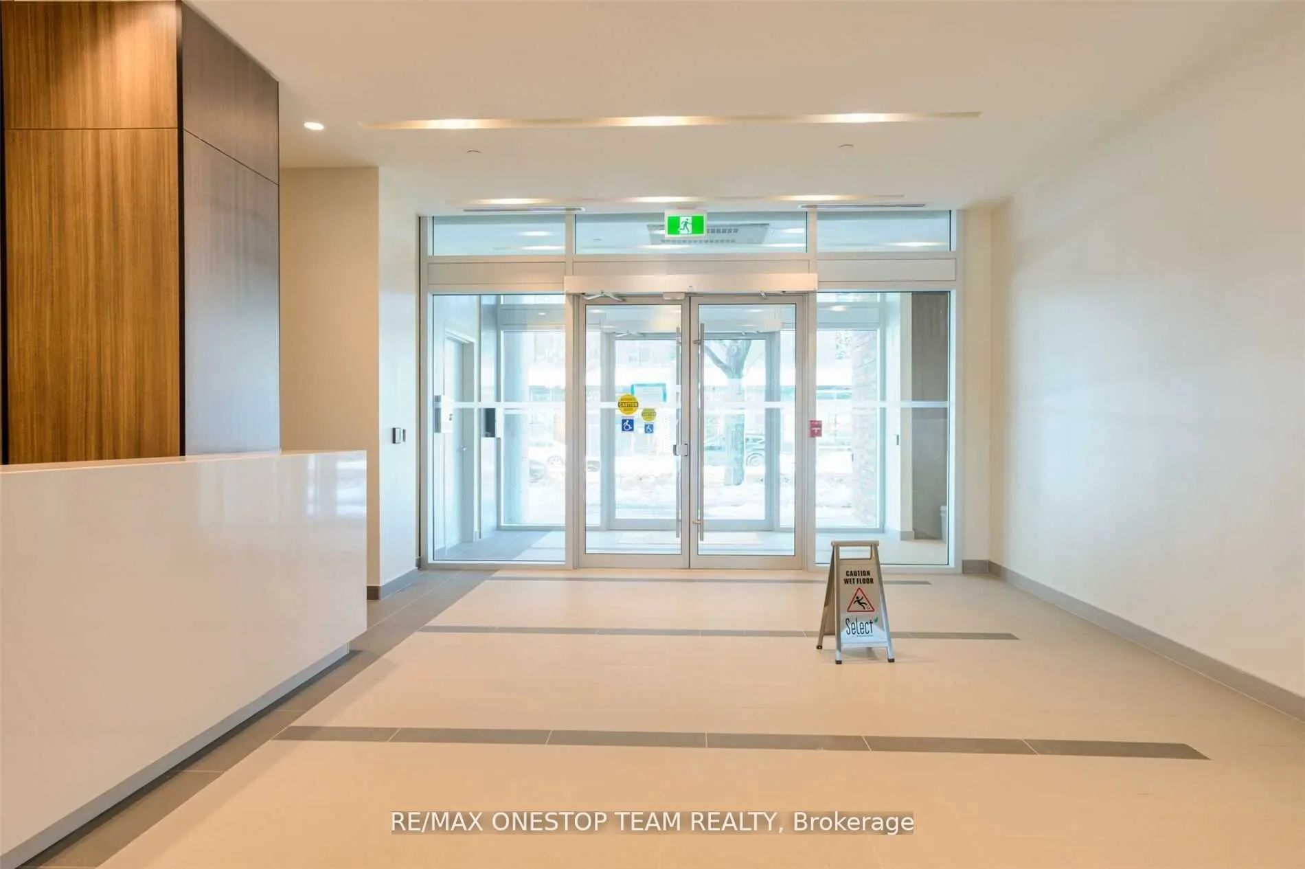 1787 St Clair Avenue W, #902
