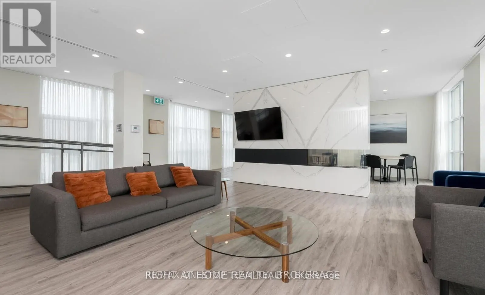 1787 St Clair Avenue W, #902