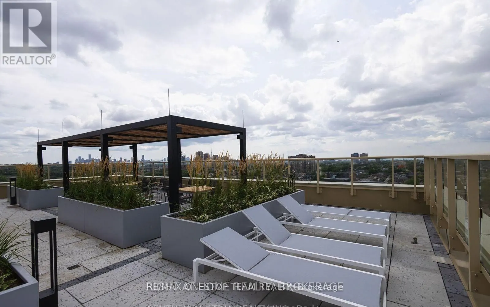 1787 St Clair Avenue W, #902