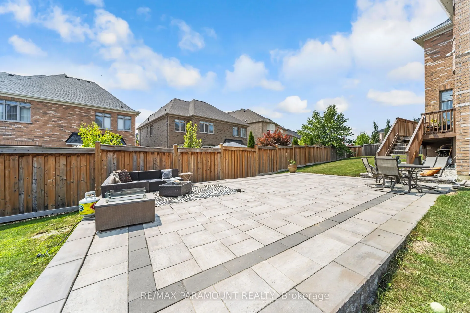 8 Accolade Court