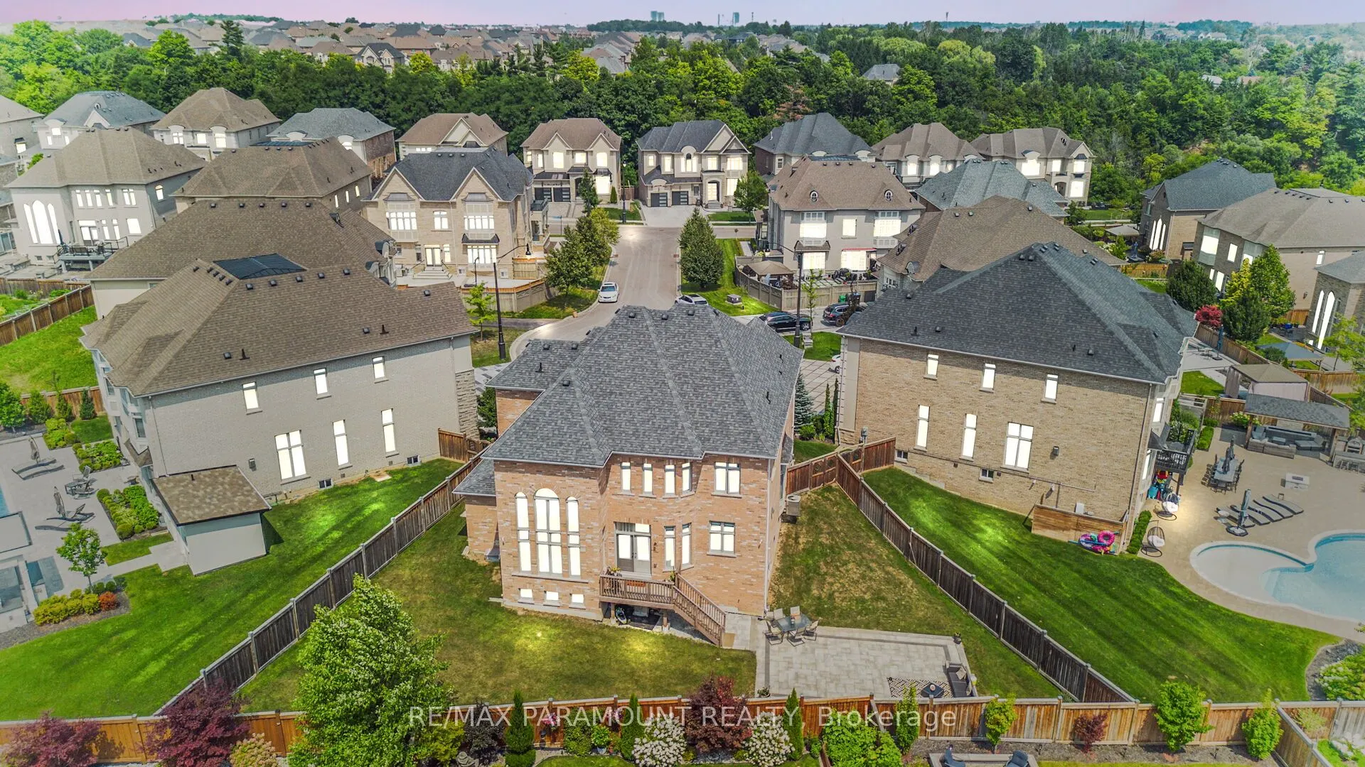 8 Accolade Court