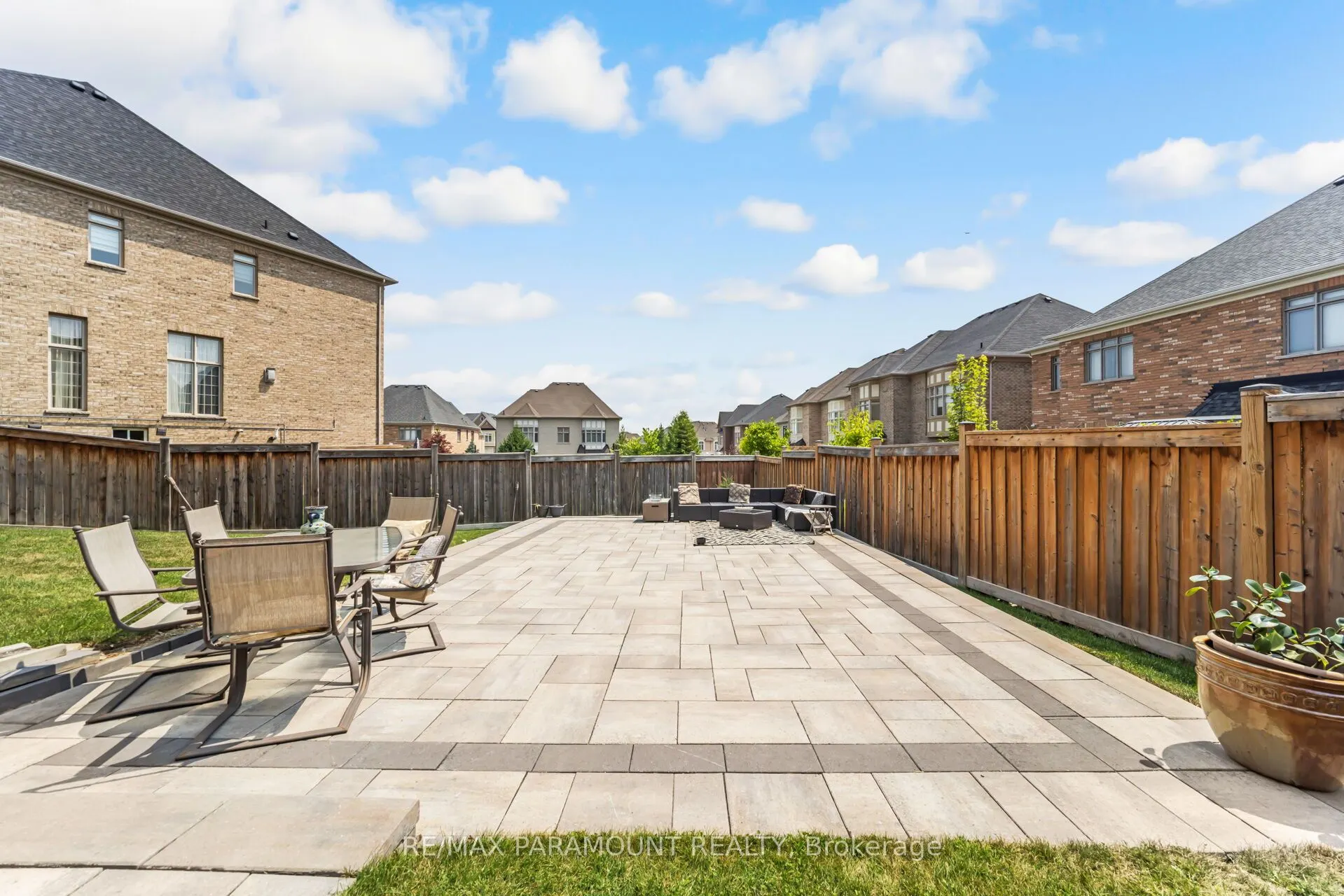 8 Accolade Court