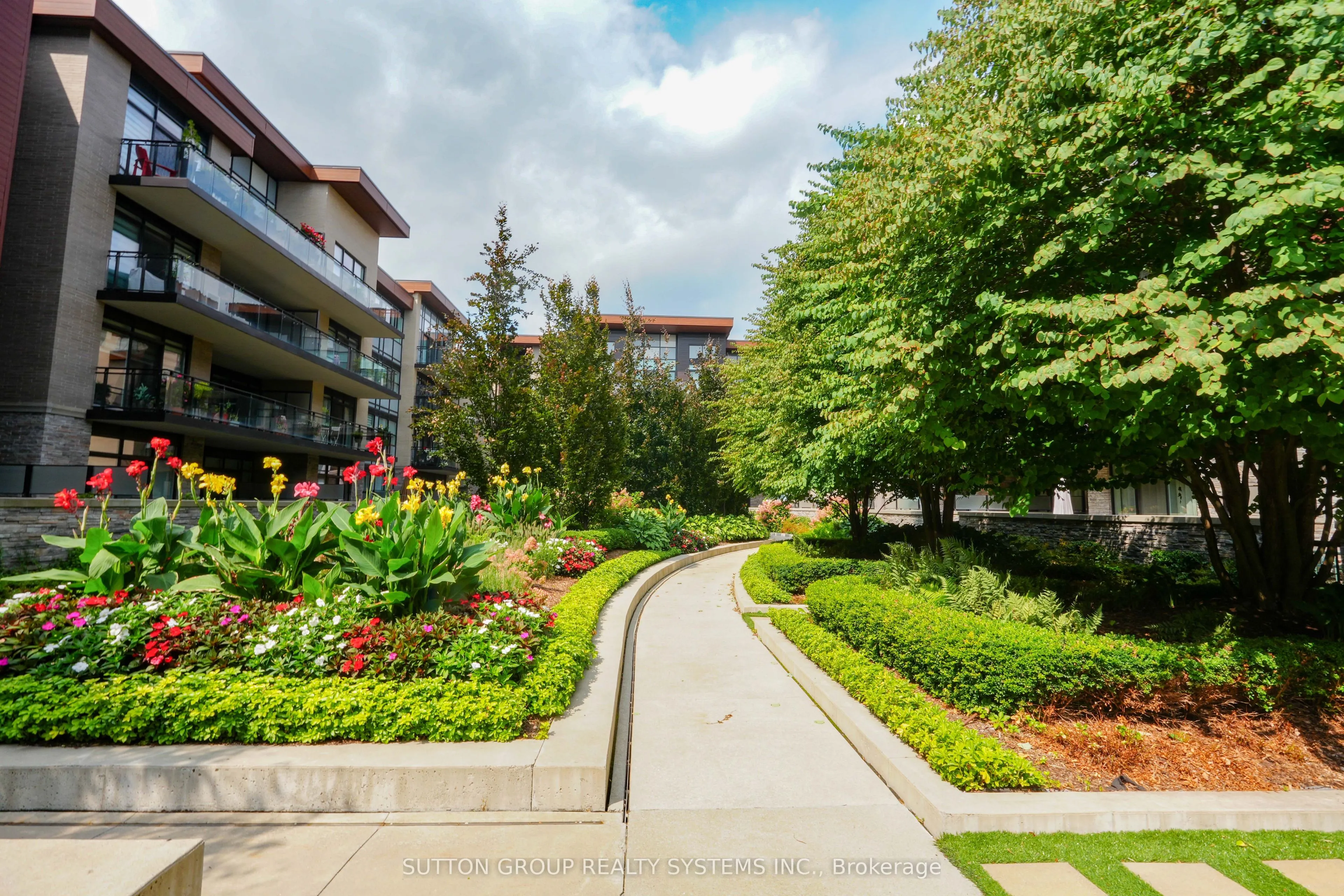 1575 Lakeshore Road, #357