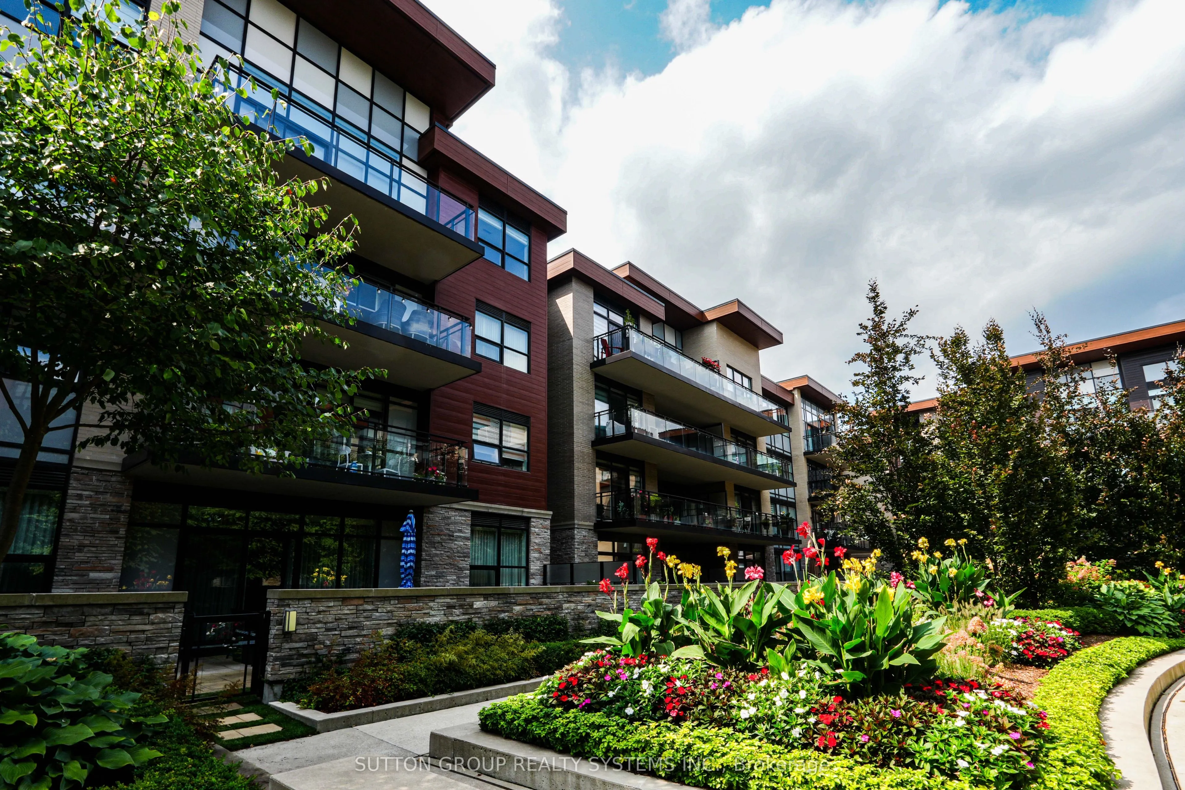 1575 Lakeshore Road, #357