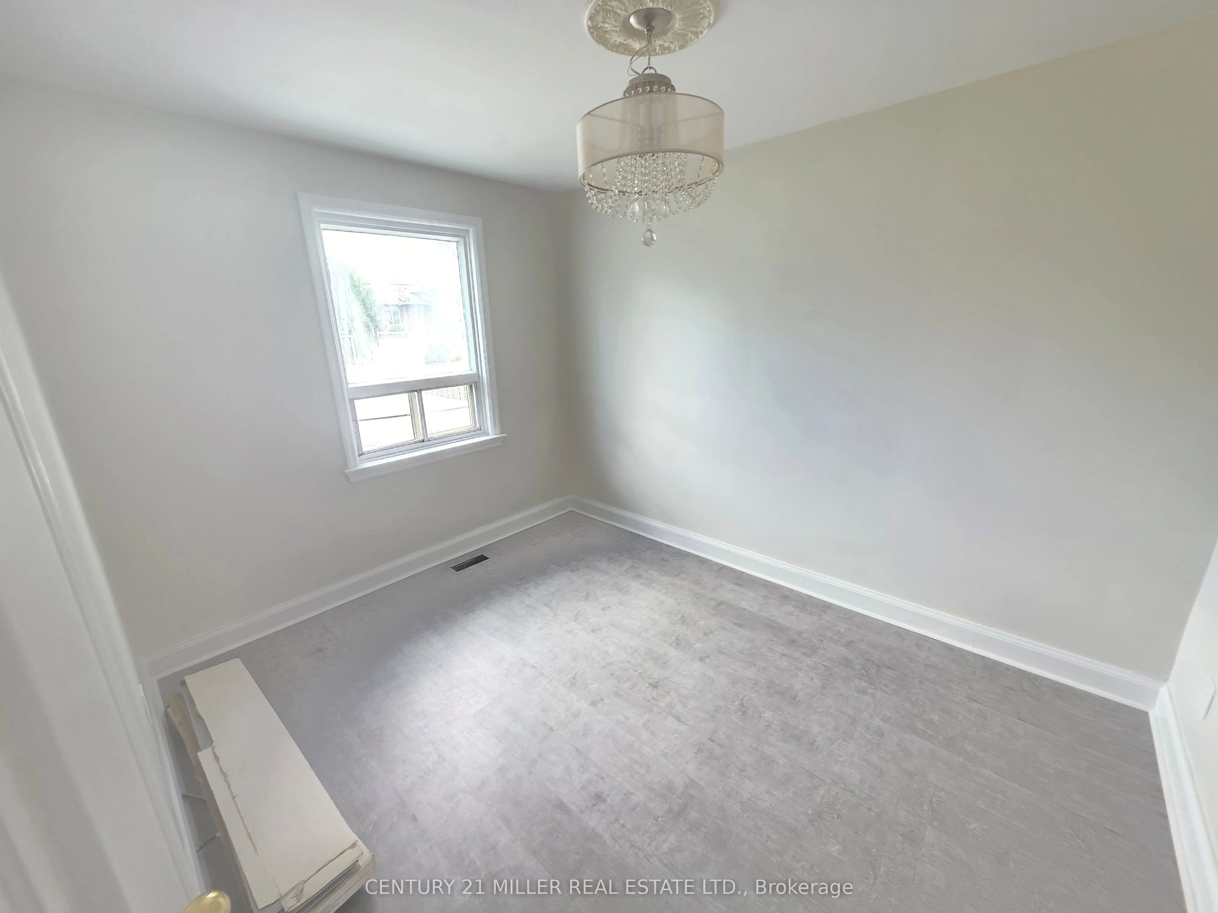 12 Glenbrook Avenue