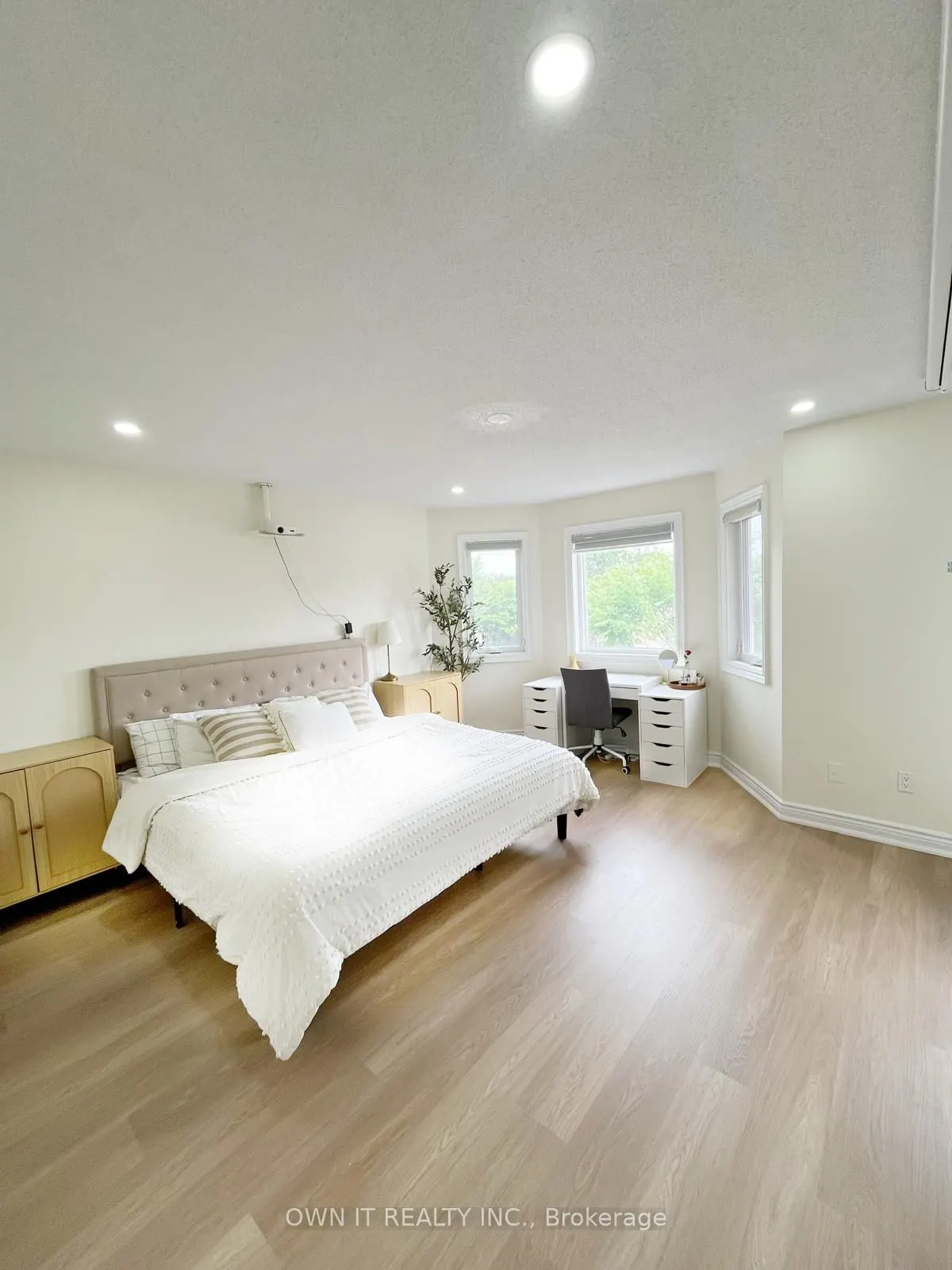 18 Killarney Court