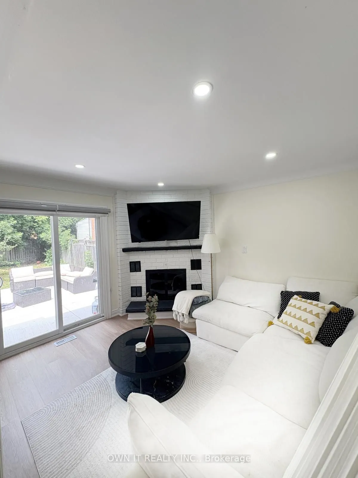 18 Killarney Court