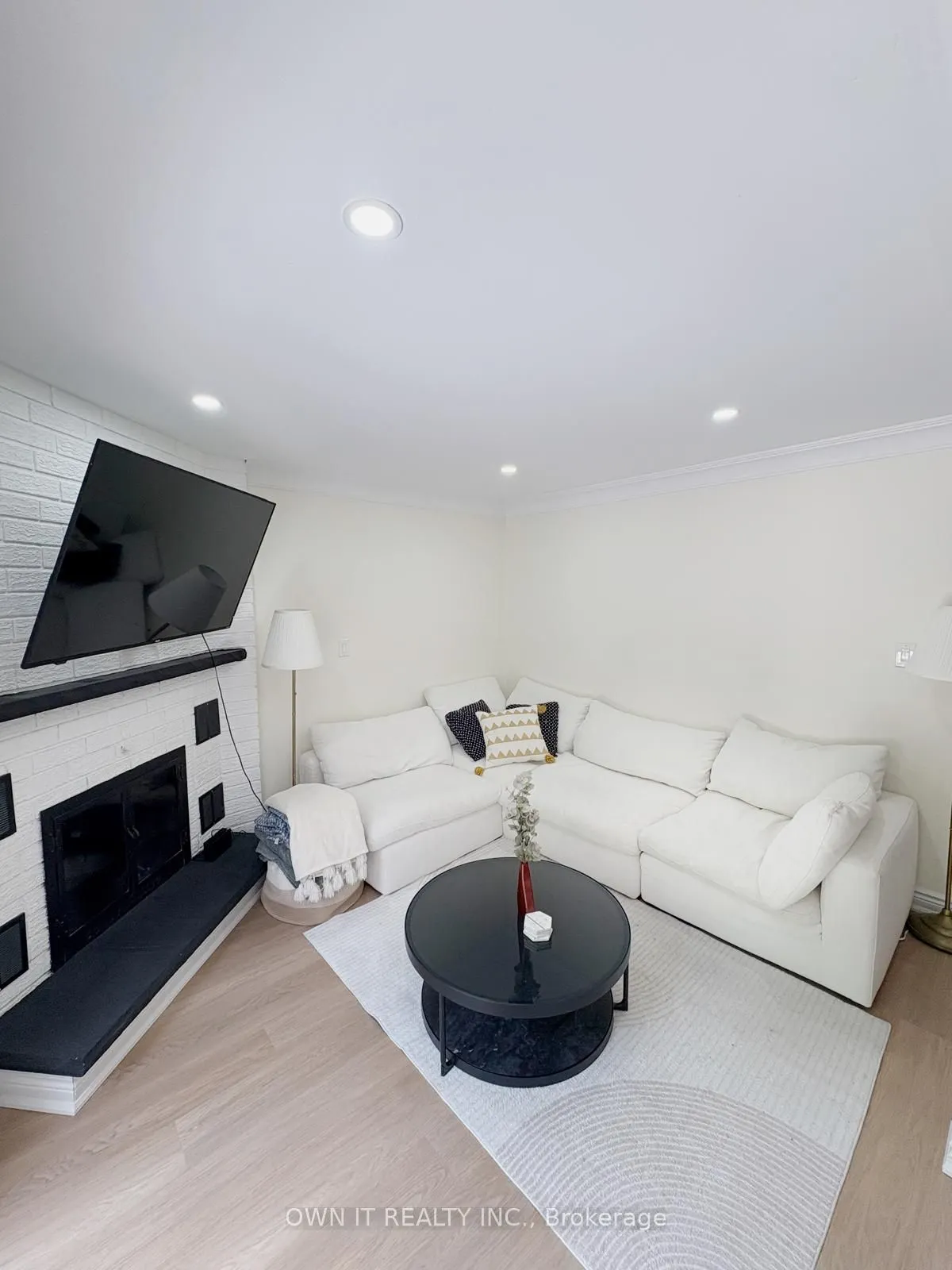 18 Killarney Court