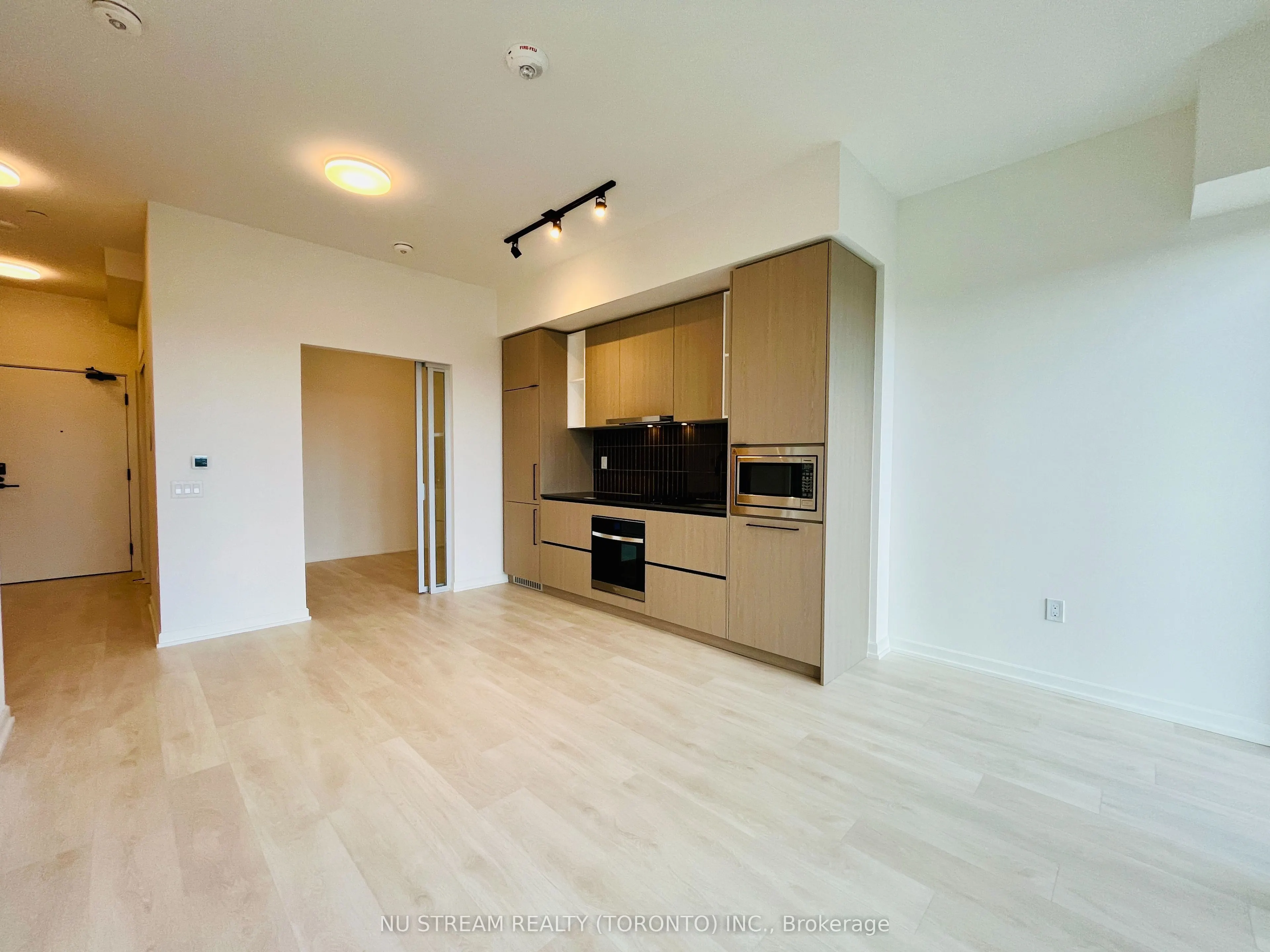 1285 Dupont Street, #807
