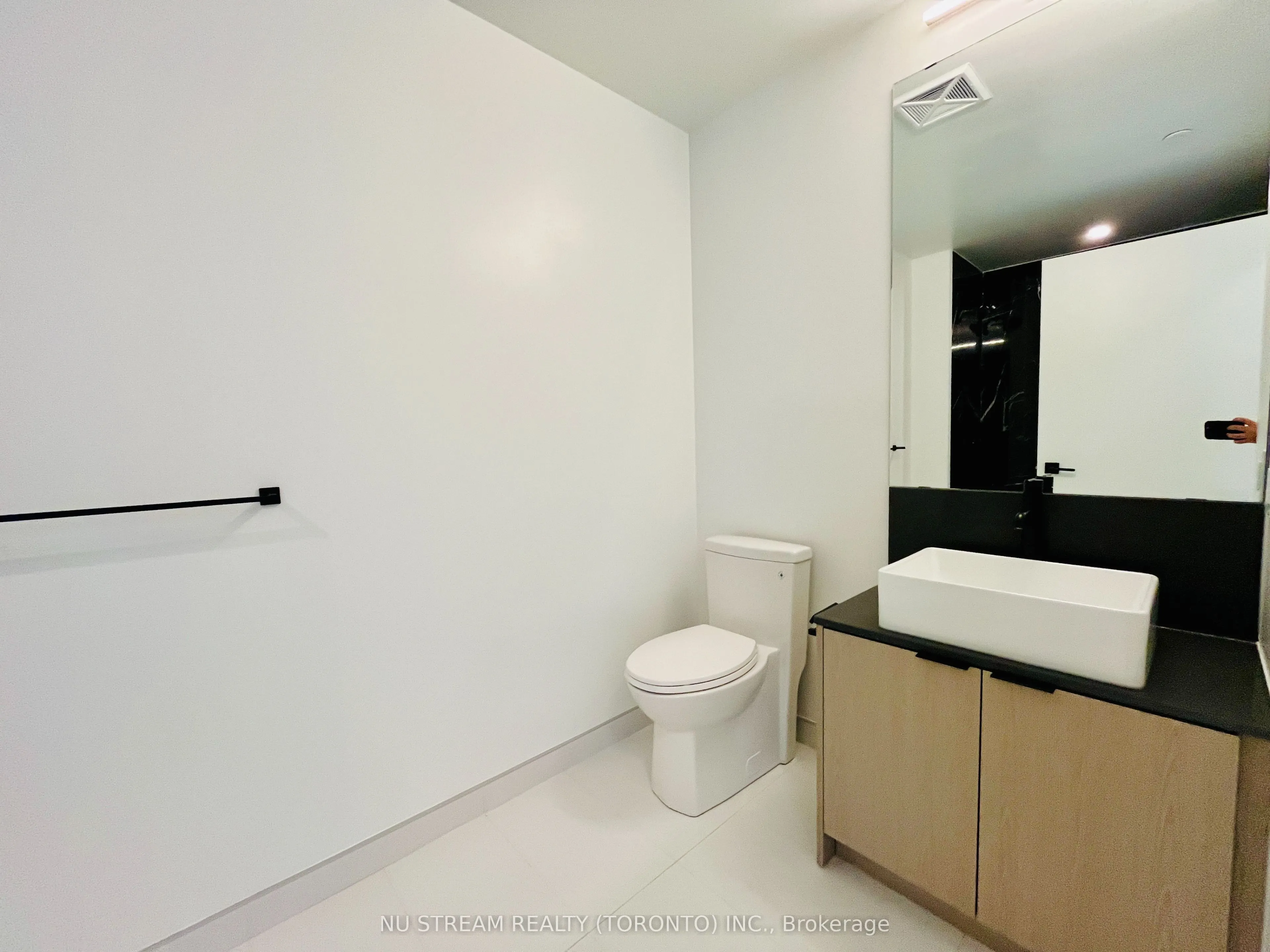 1285 Dupont Street, #807