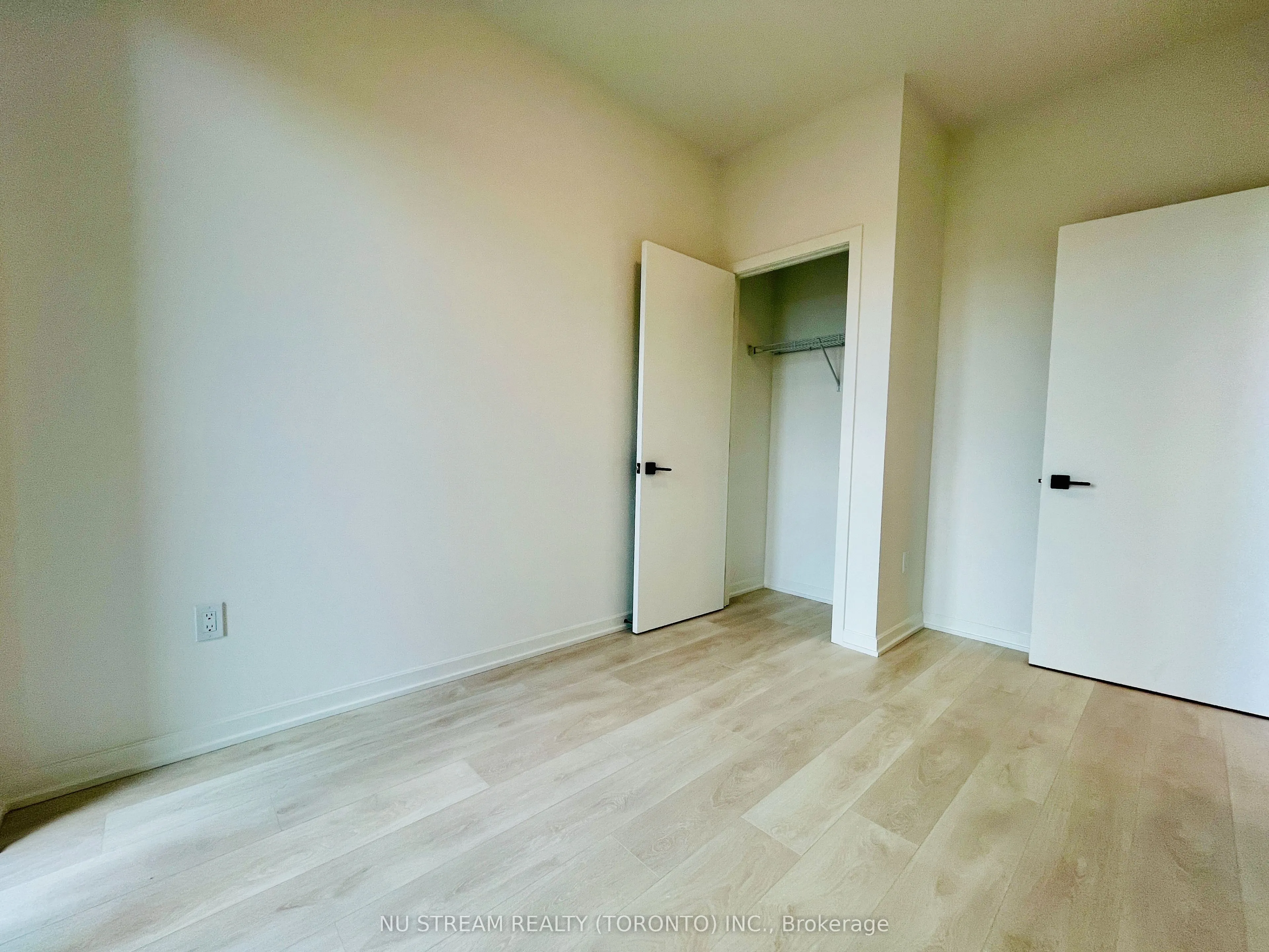 1285 Dupont Street, #807