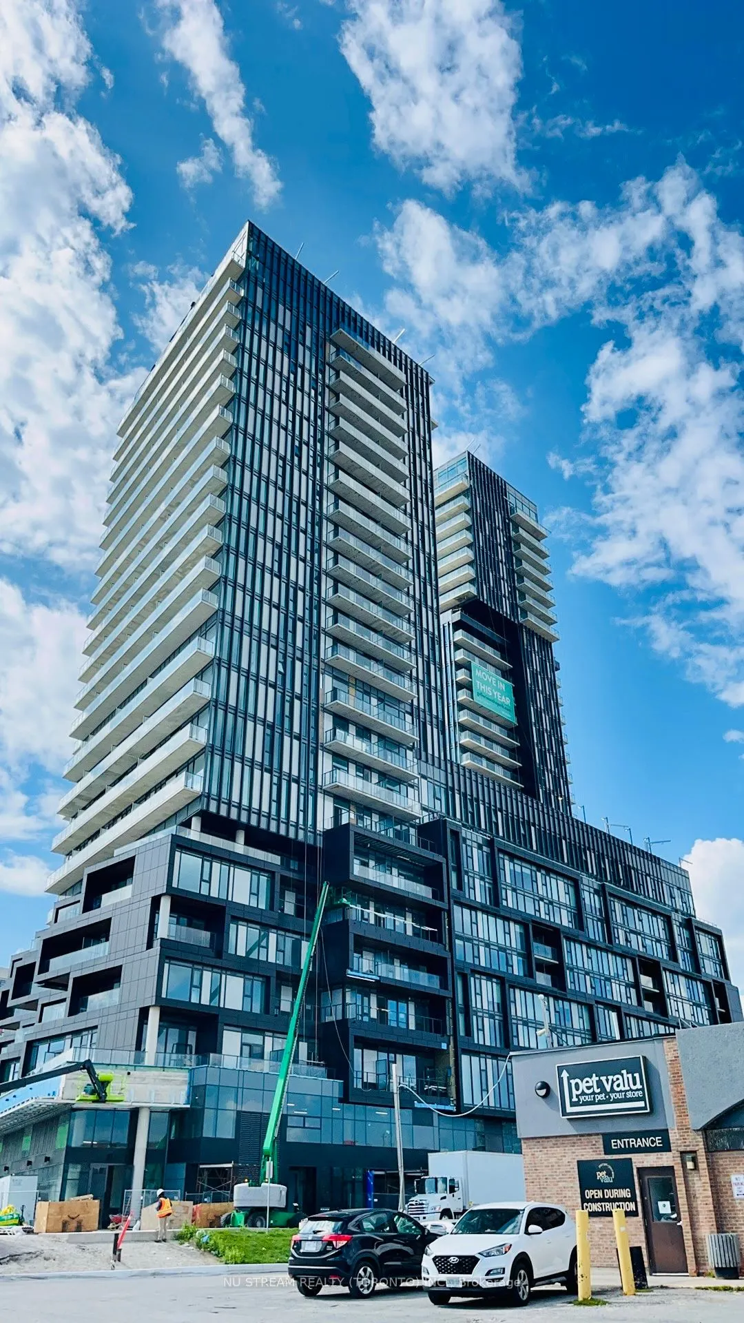 1285 Dupont Street, #807