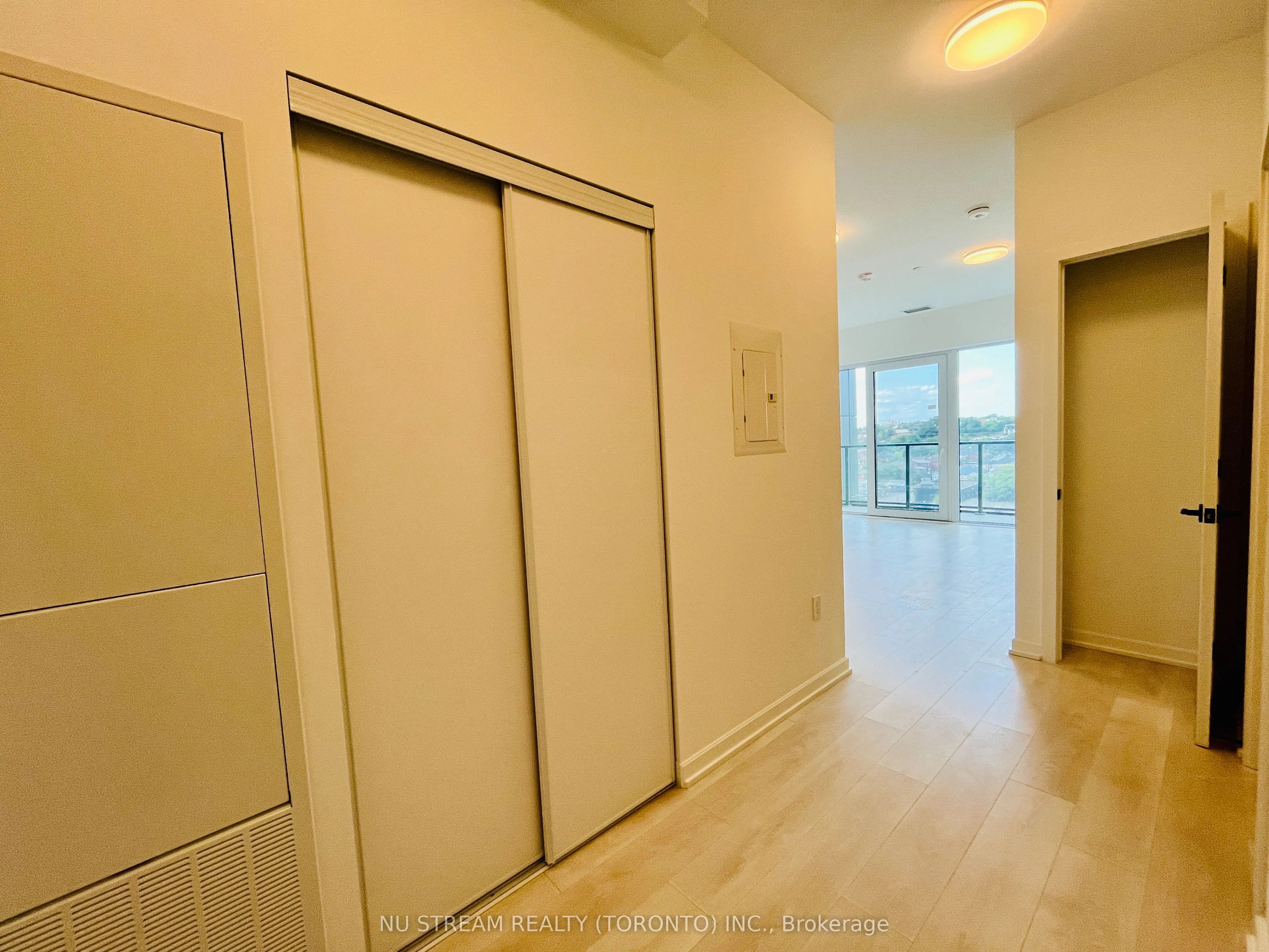 1285 Dupont Street, #807