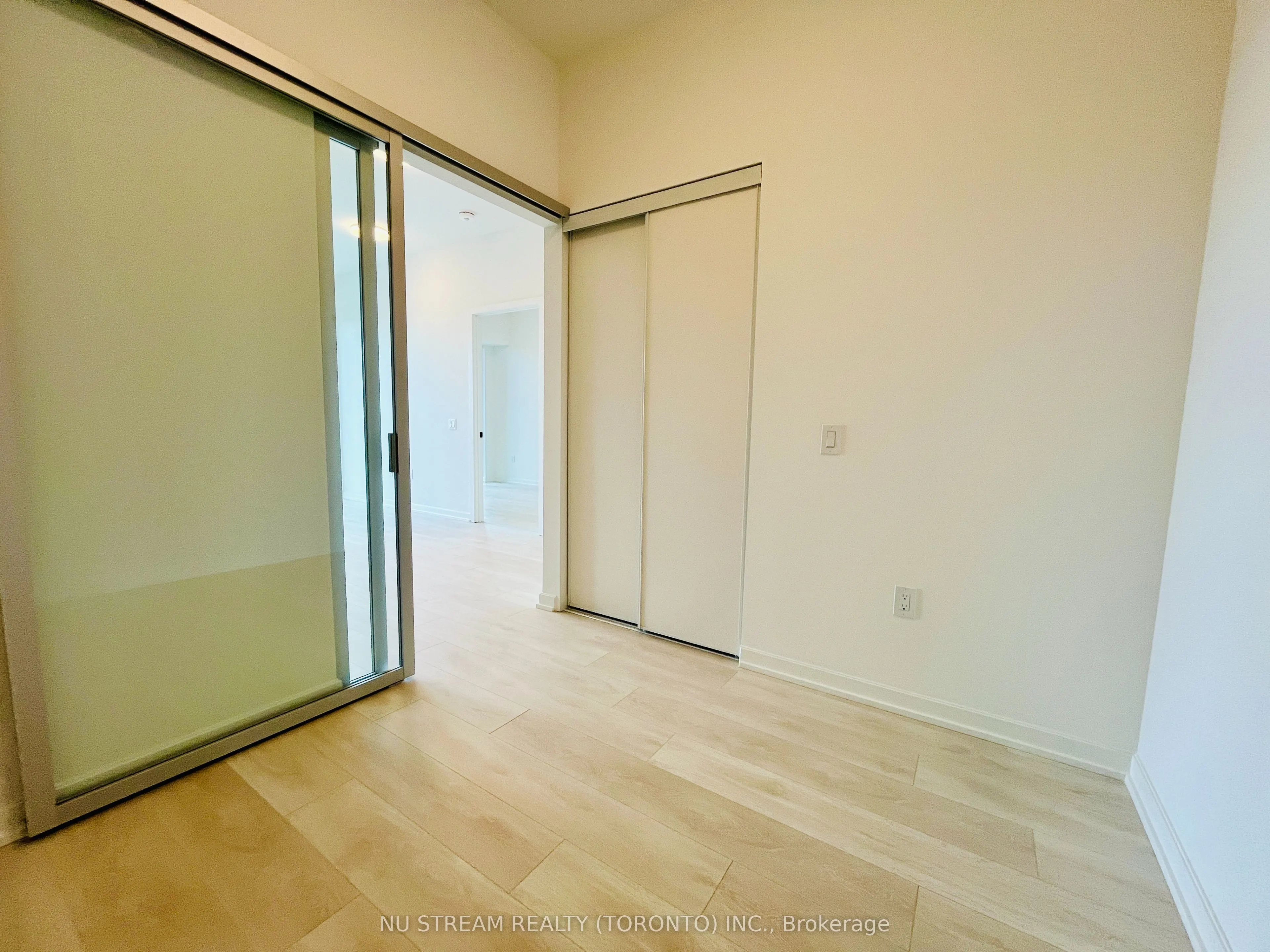 1285 Dupont Street, #807