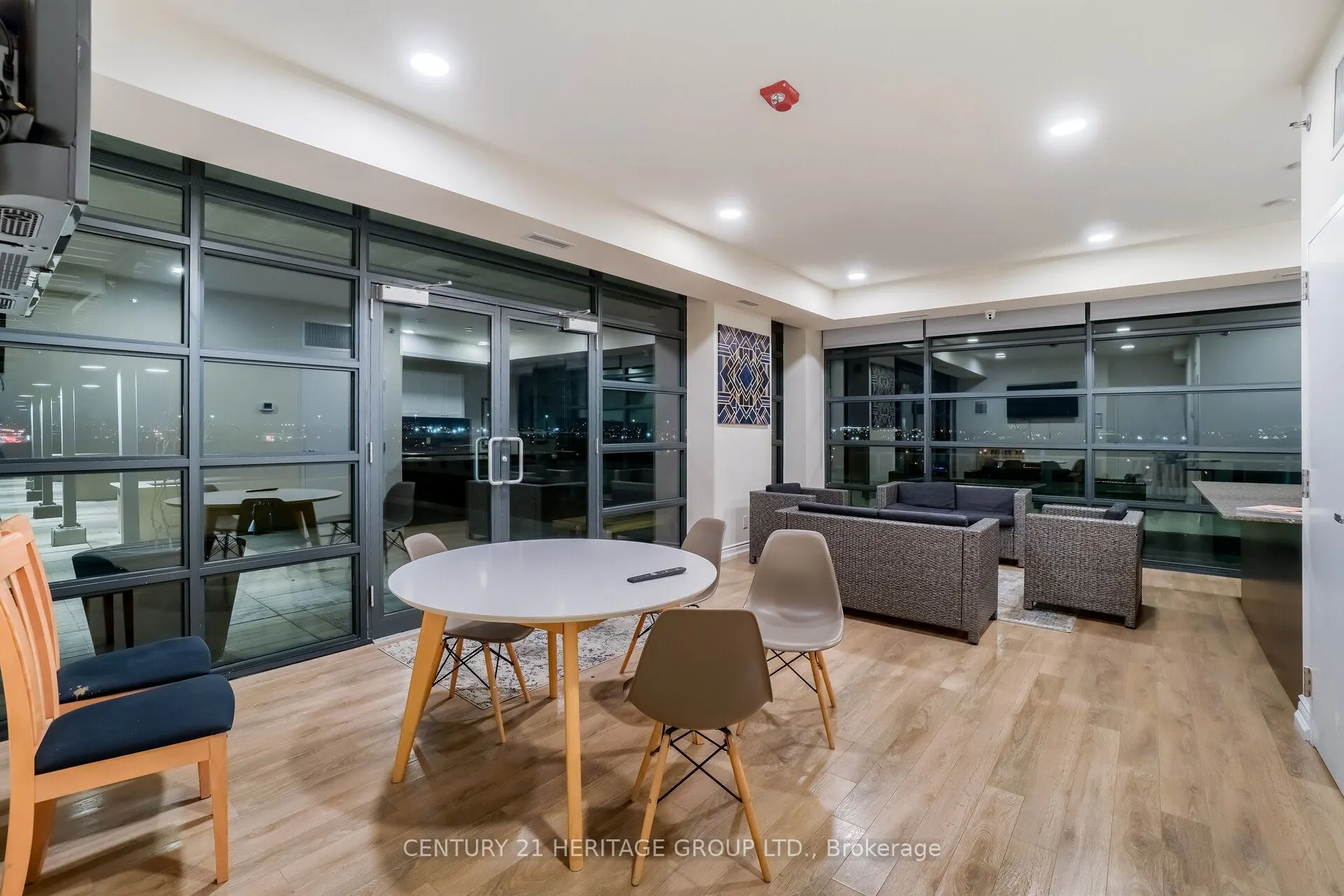 2522 Keele Street, #320
