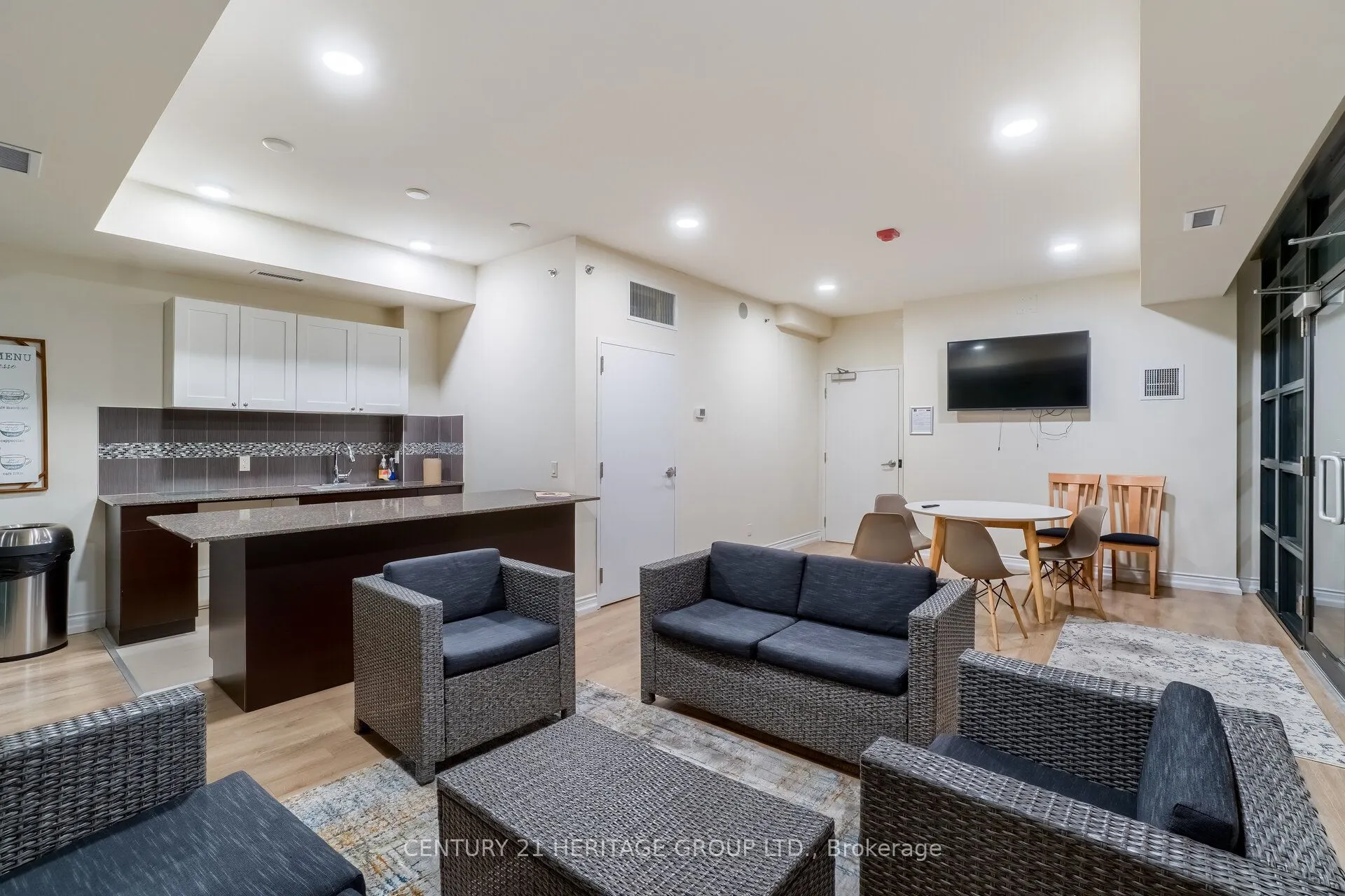 2522 Keele Street, #320