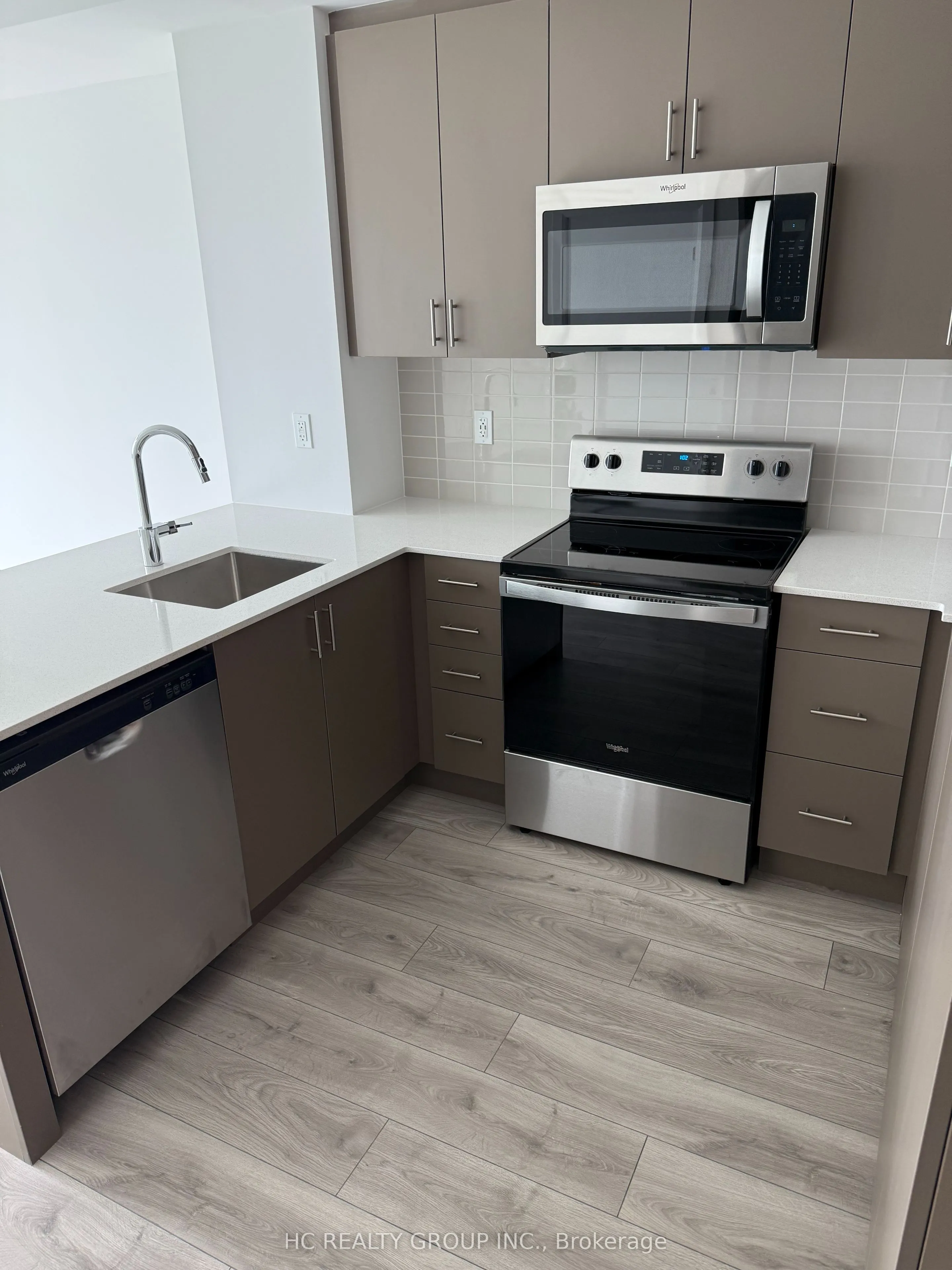 3240 William Coltson Avenue, #811