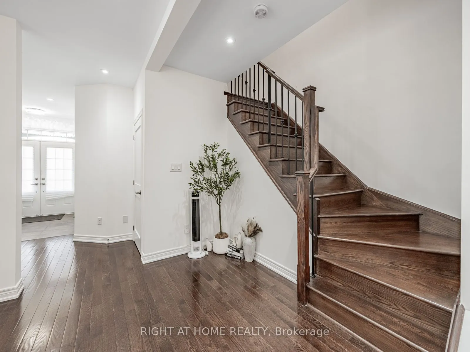 7326 Golden Meadow Court