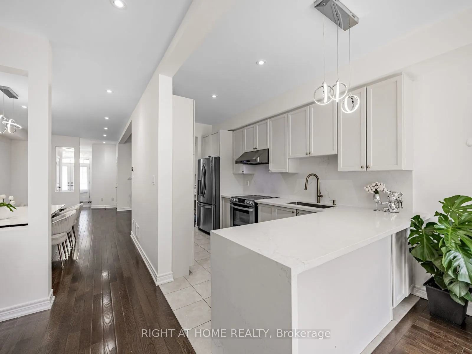 7326 Golden Meadow Court