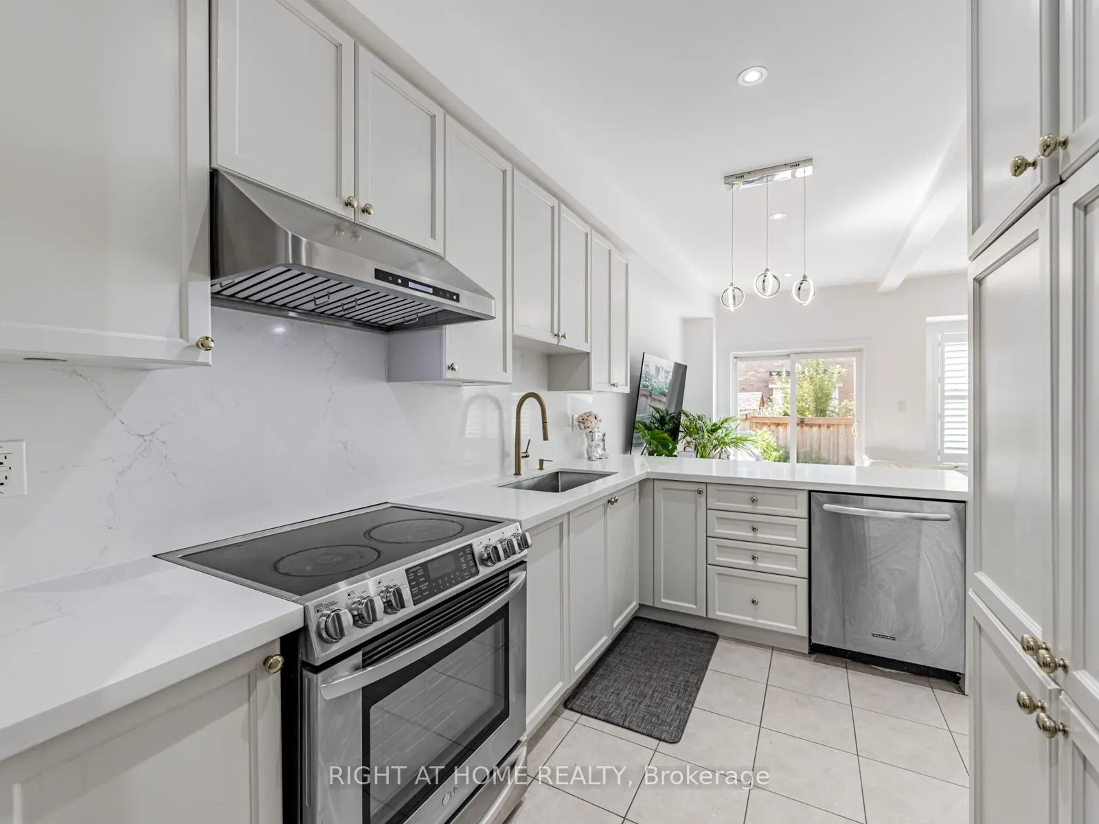 7326 Golden Meadow Court