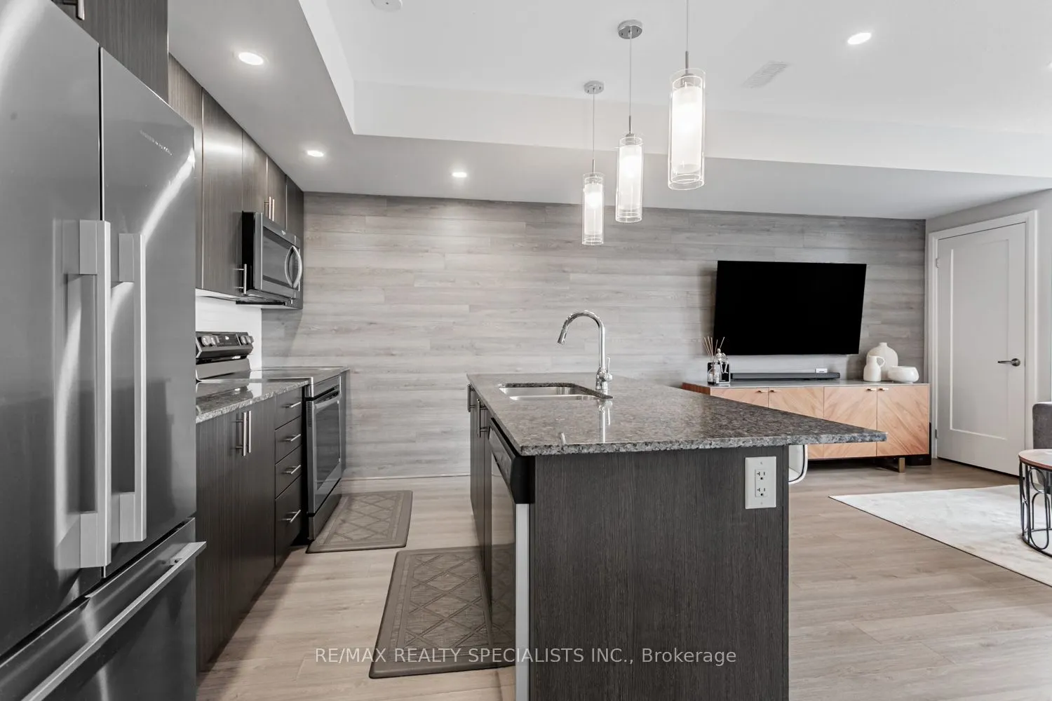 1210 Main Street E, #203
