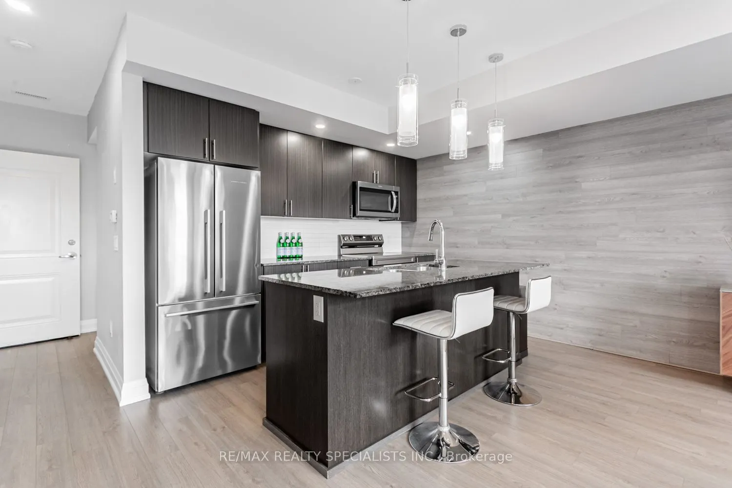1210 Main Street E, #203